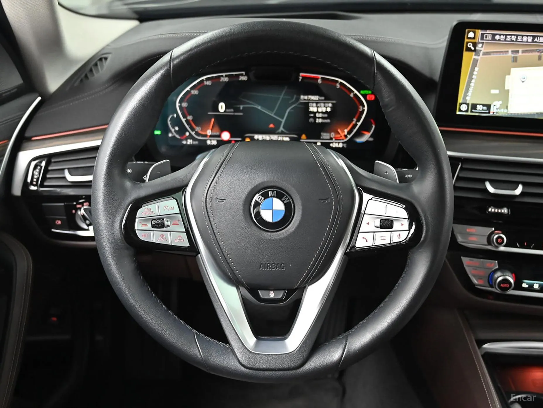 BMW 5 Series (G30) превью 13