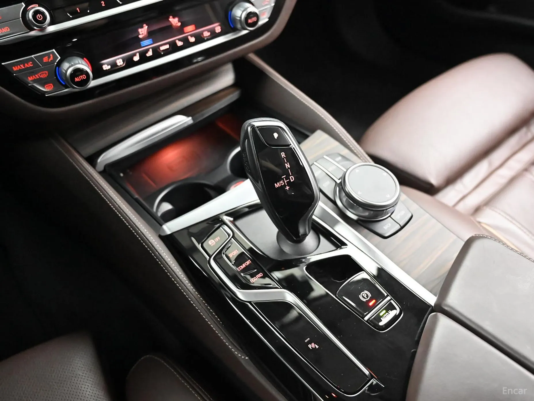 BMW 5 Series (G30) превью 9