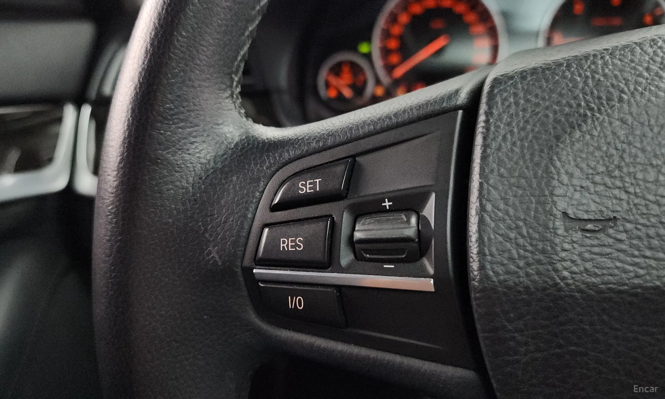 BMW 5 Series (F10) превью 15