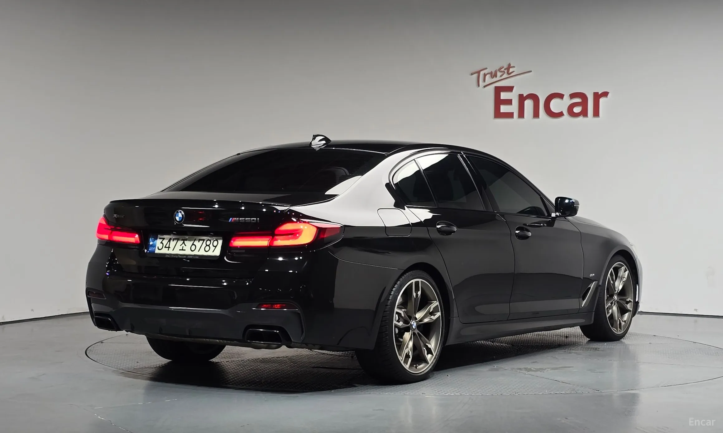 BMW 5 Series (G30) превью 2
