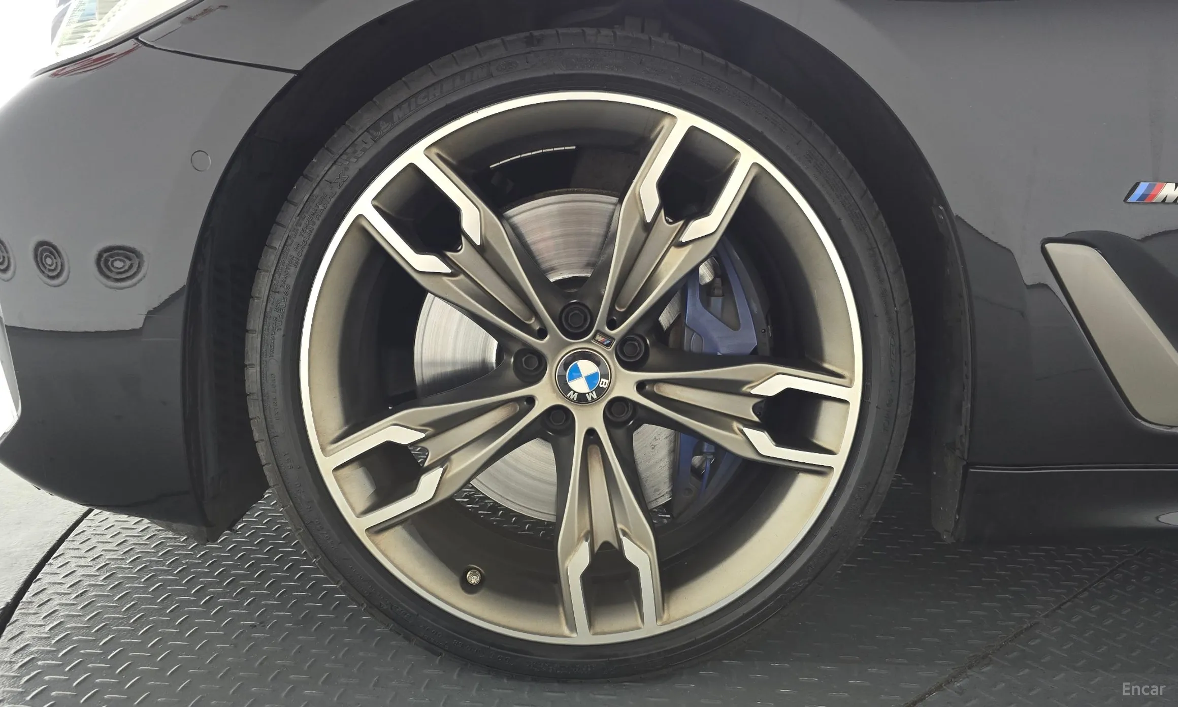 BMW 5 Series (G30) превью 5