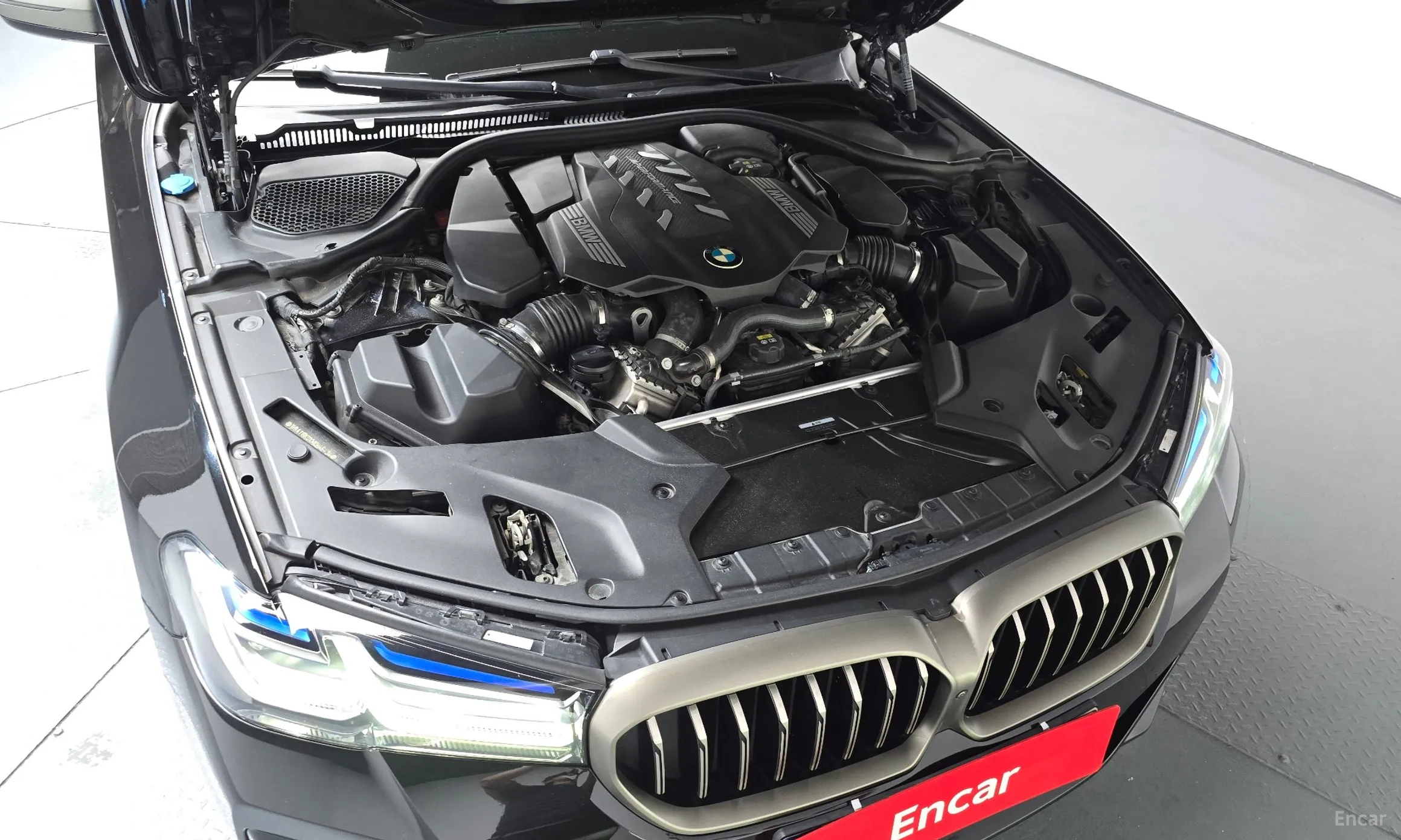 BMW 5 Series (G30) превью 6