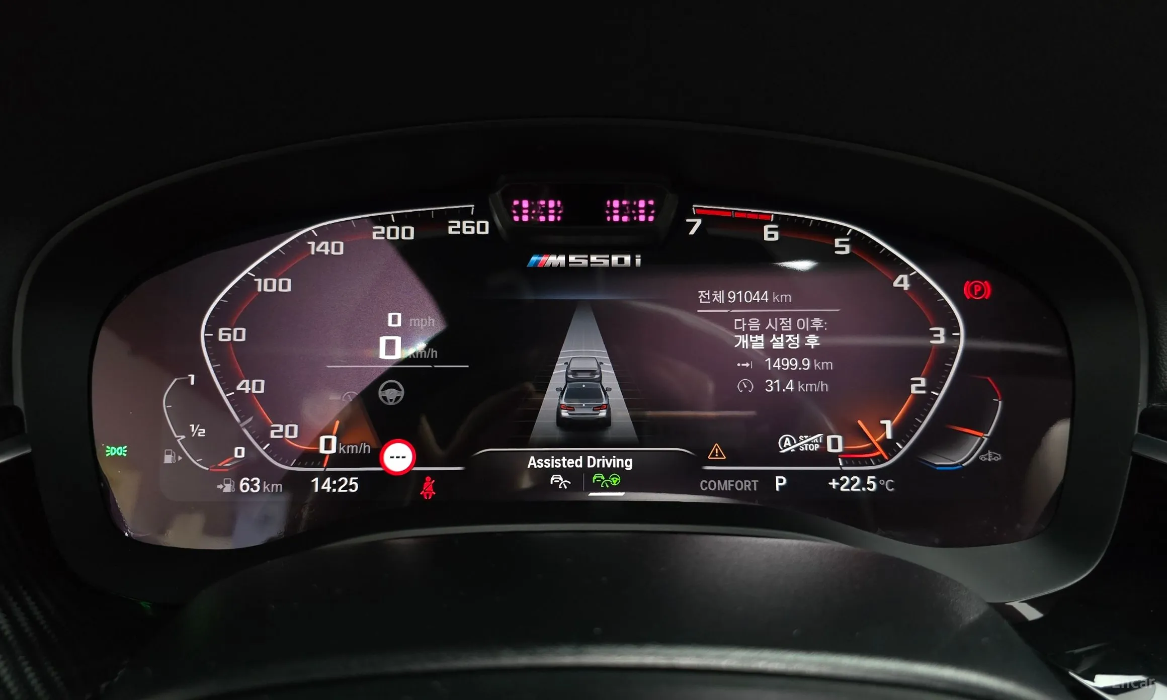 BMW 5 Series (G30) превью 8