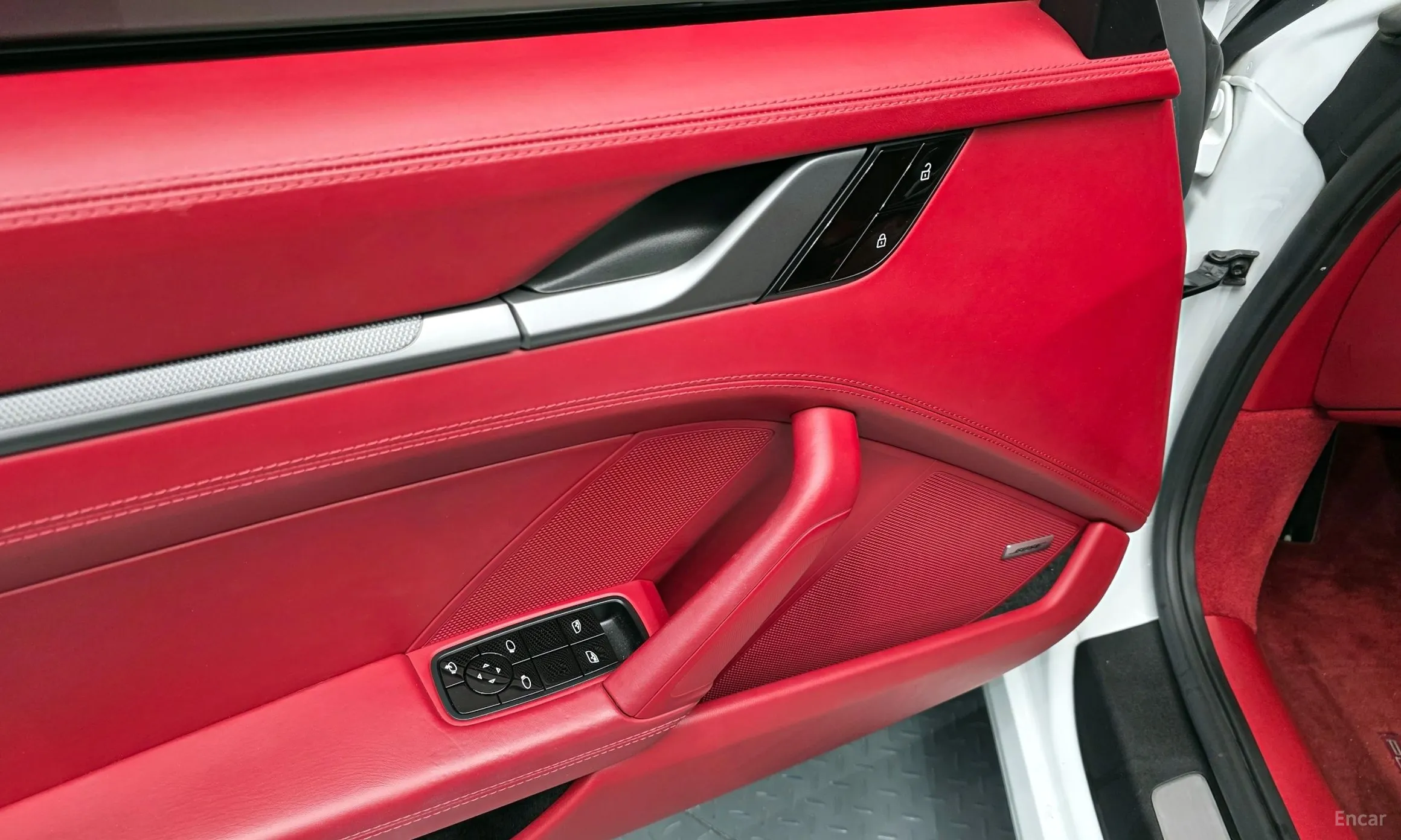 Porsche 911 (992) превью 20
