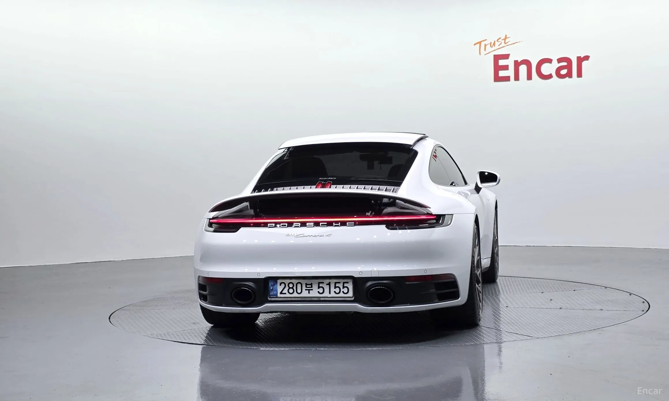 Porsche 911 (992) превью 4
