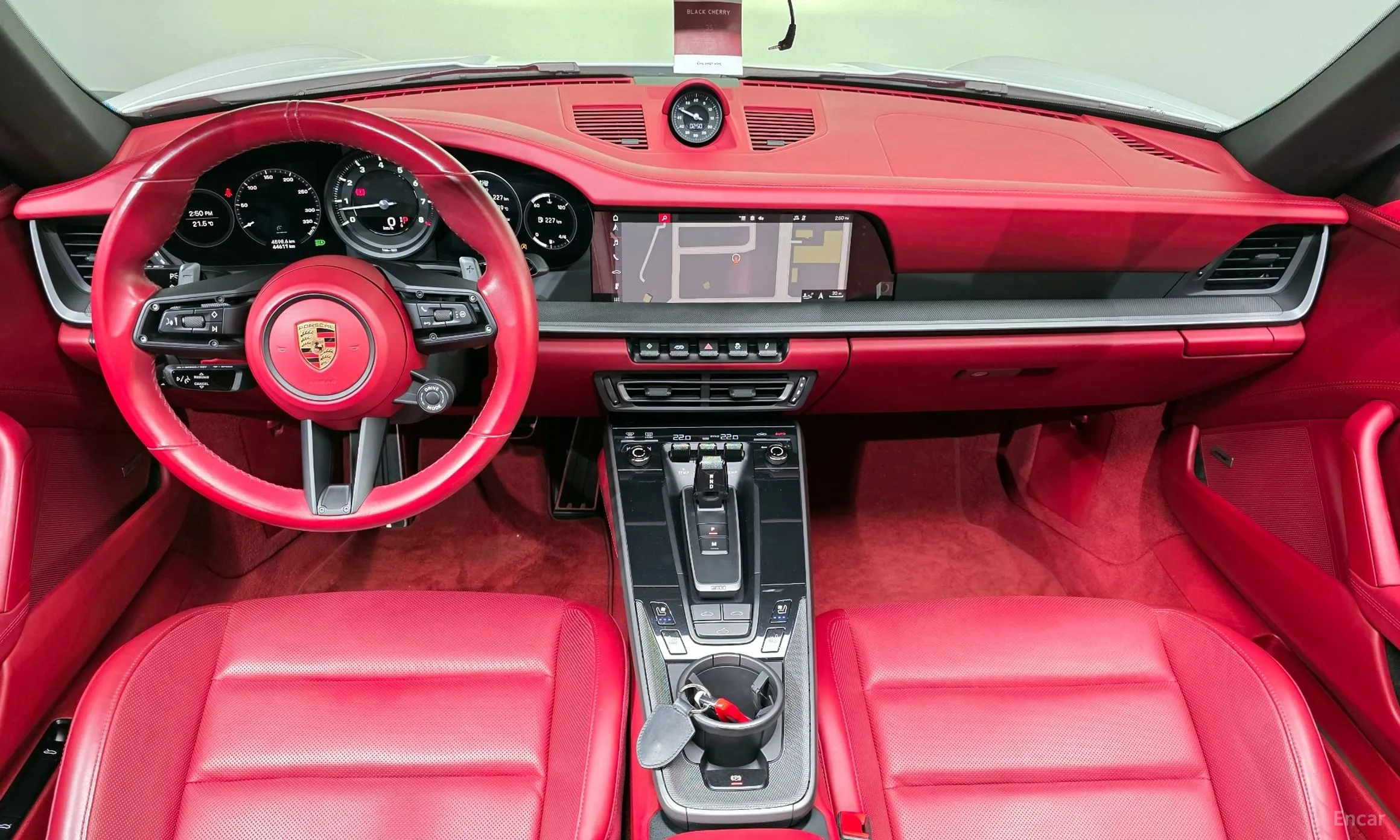 Porsche 911 (992) превью 7
