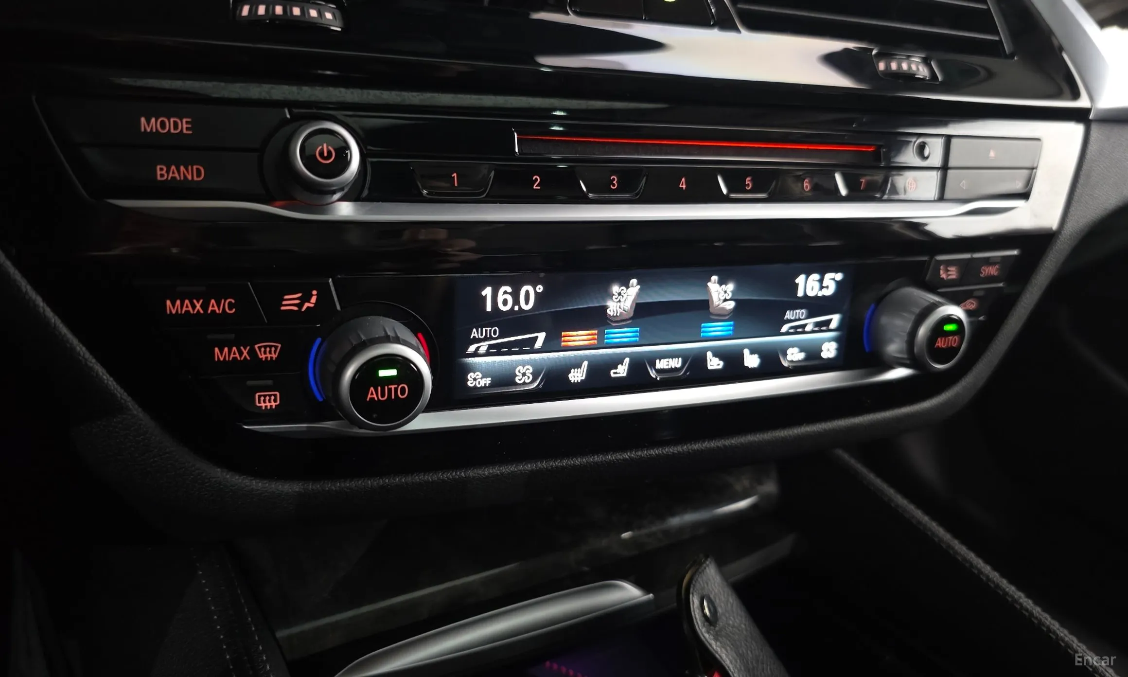 BMW 5 Series (G30) превью 16
