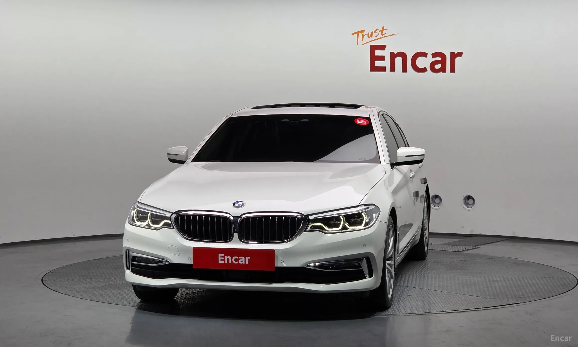 BMW 5 Series (G30) превью 3