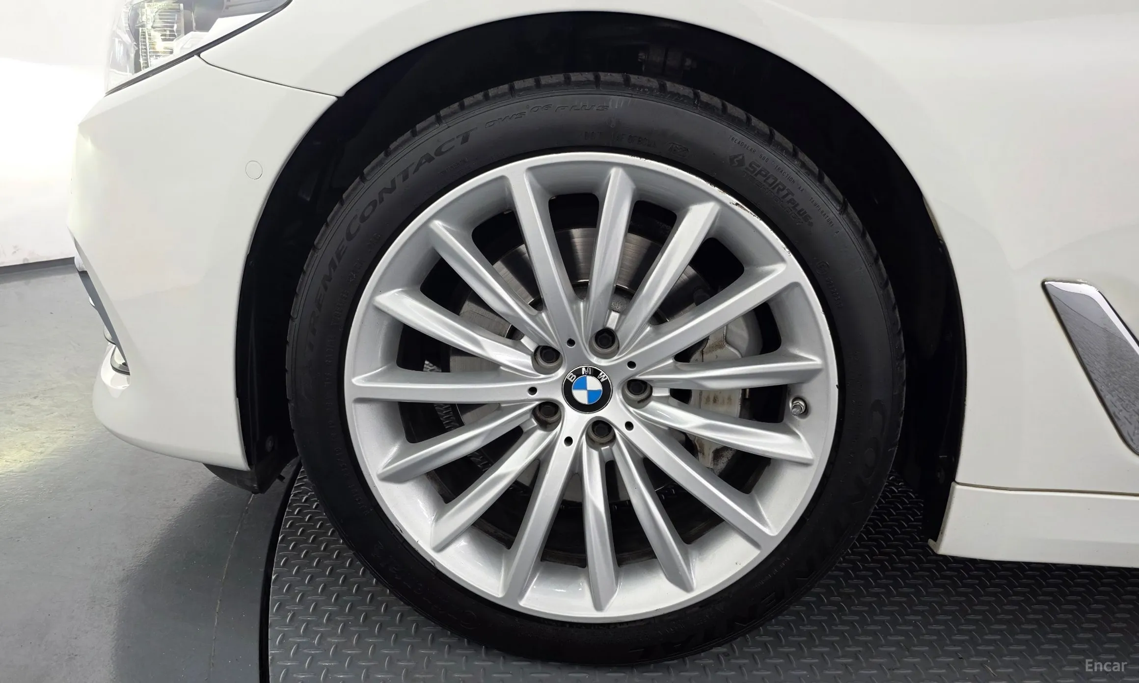 BMW 5 Series (G30) превью 5