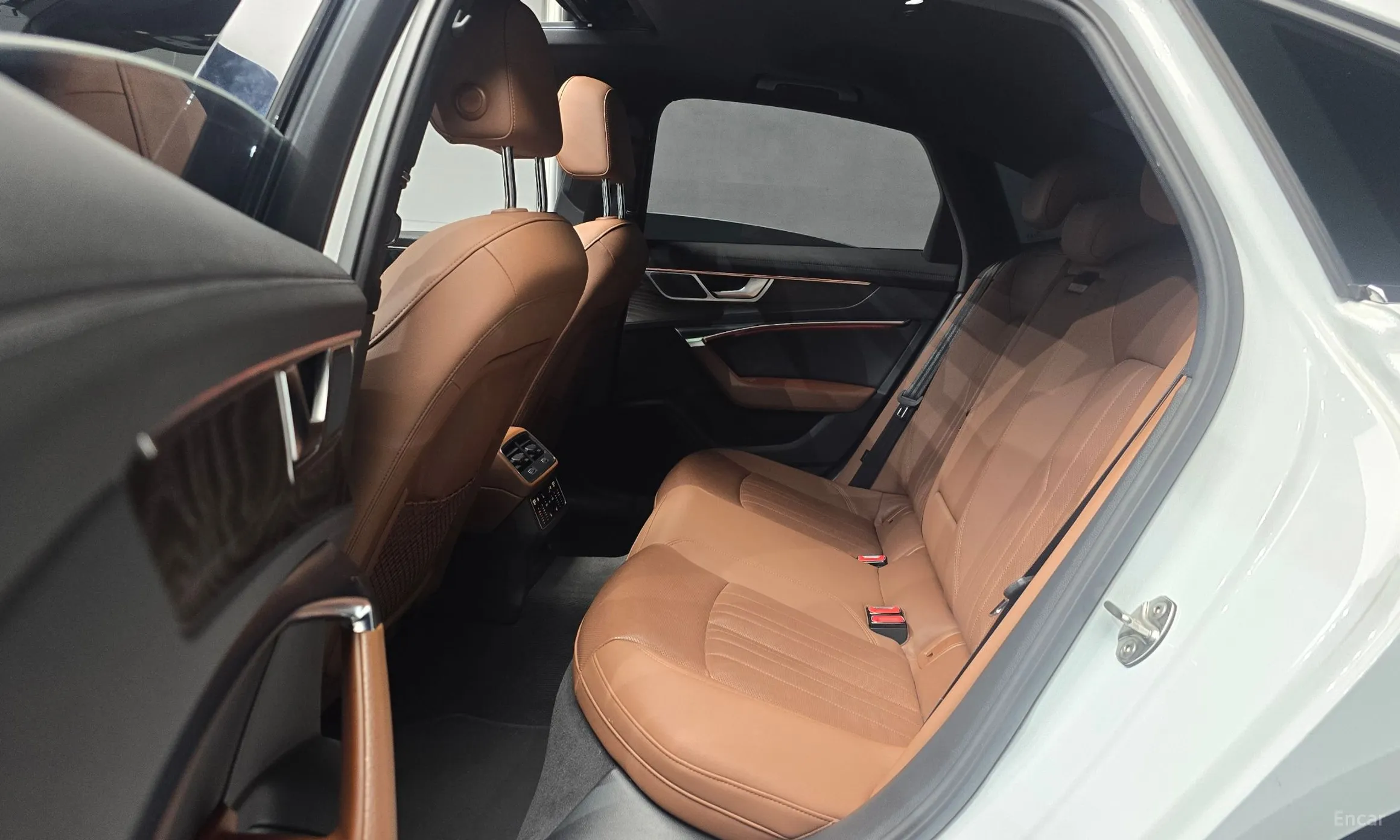 Audi A6 (C8) превью 12