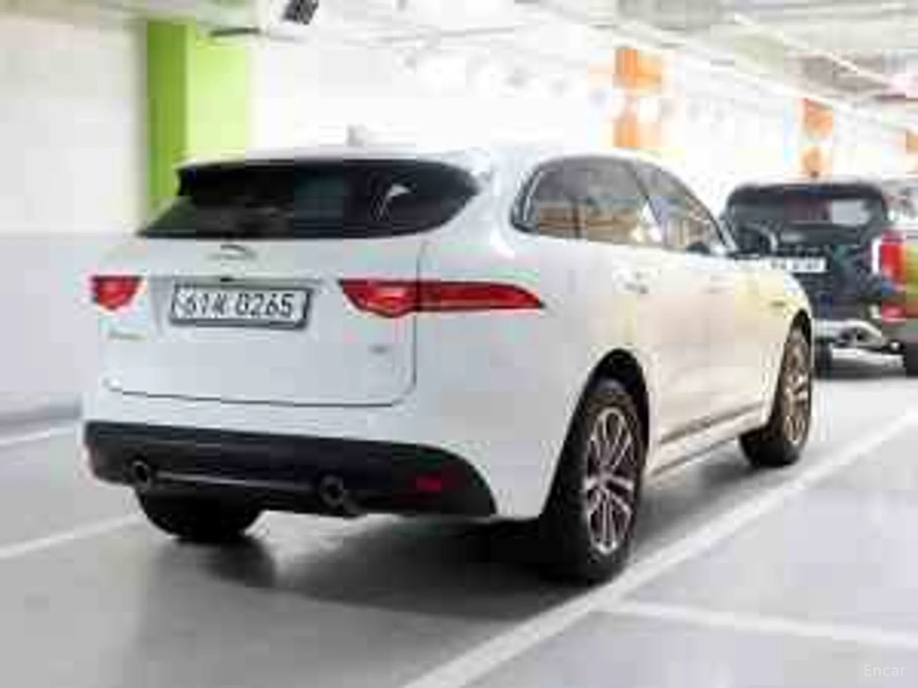 Jaguar F-PACE превью 3