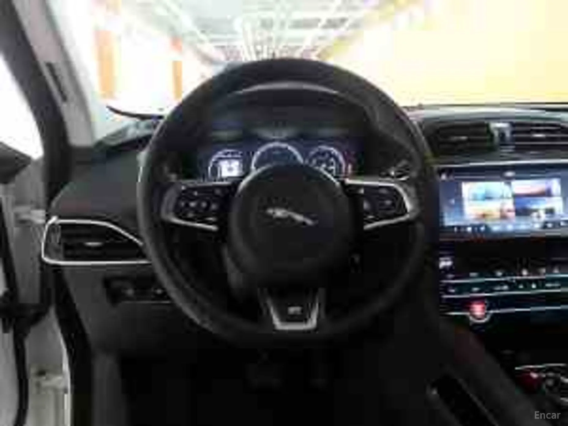 Jaguar F-PACE превью 6