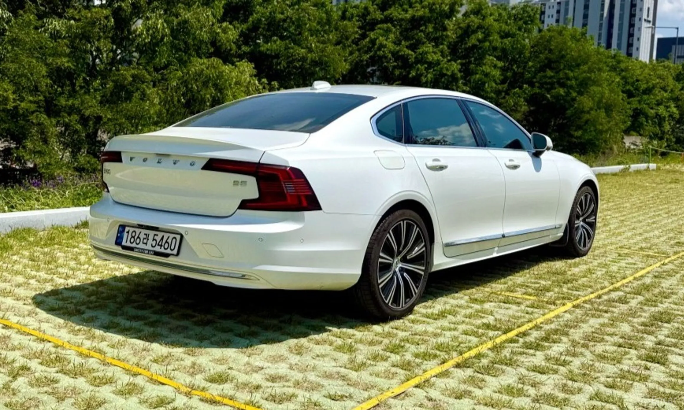 Volvo S90 превью 6