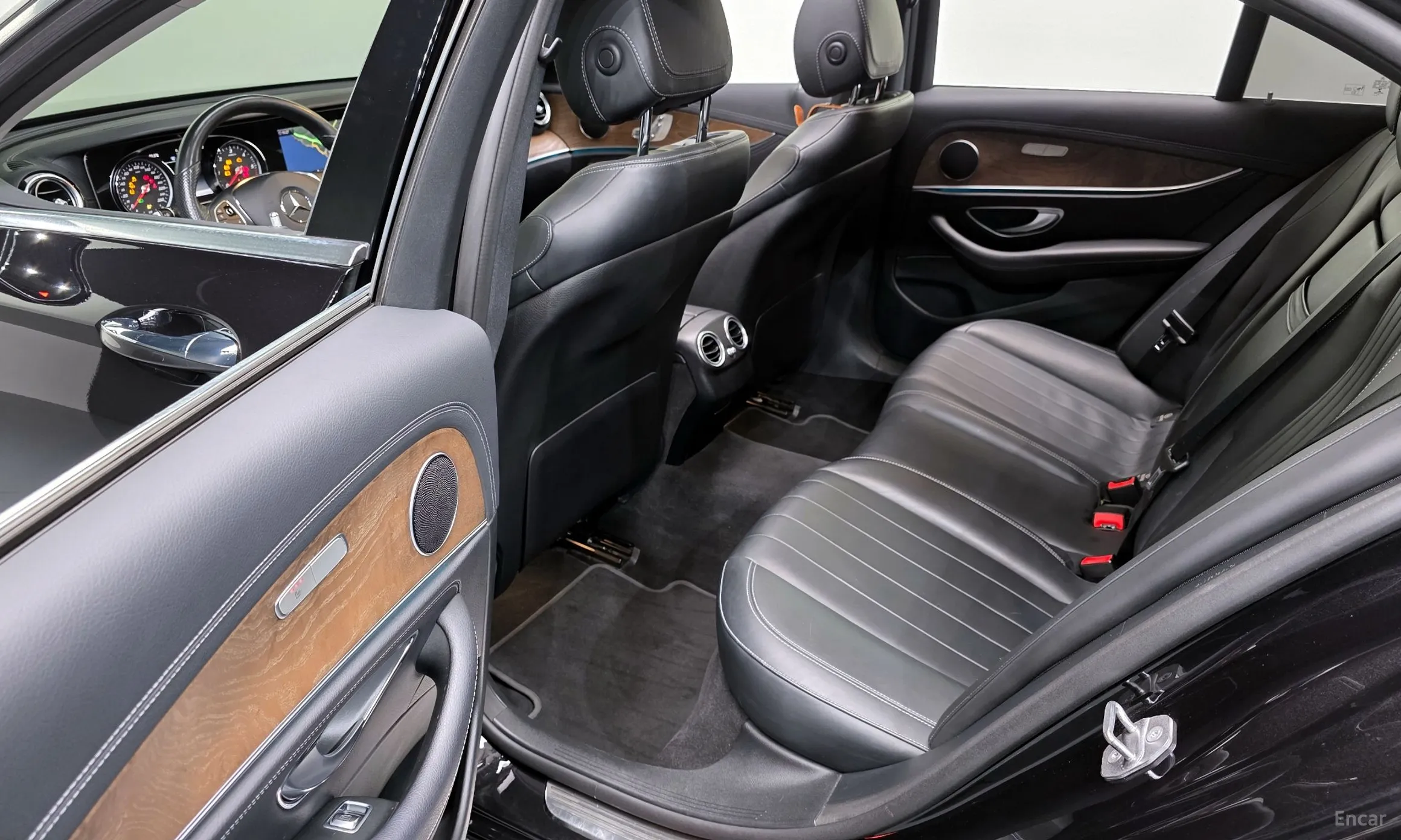 Mercedes Benz E-Class W213 превью 12