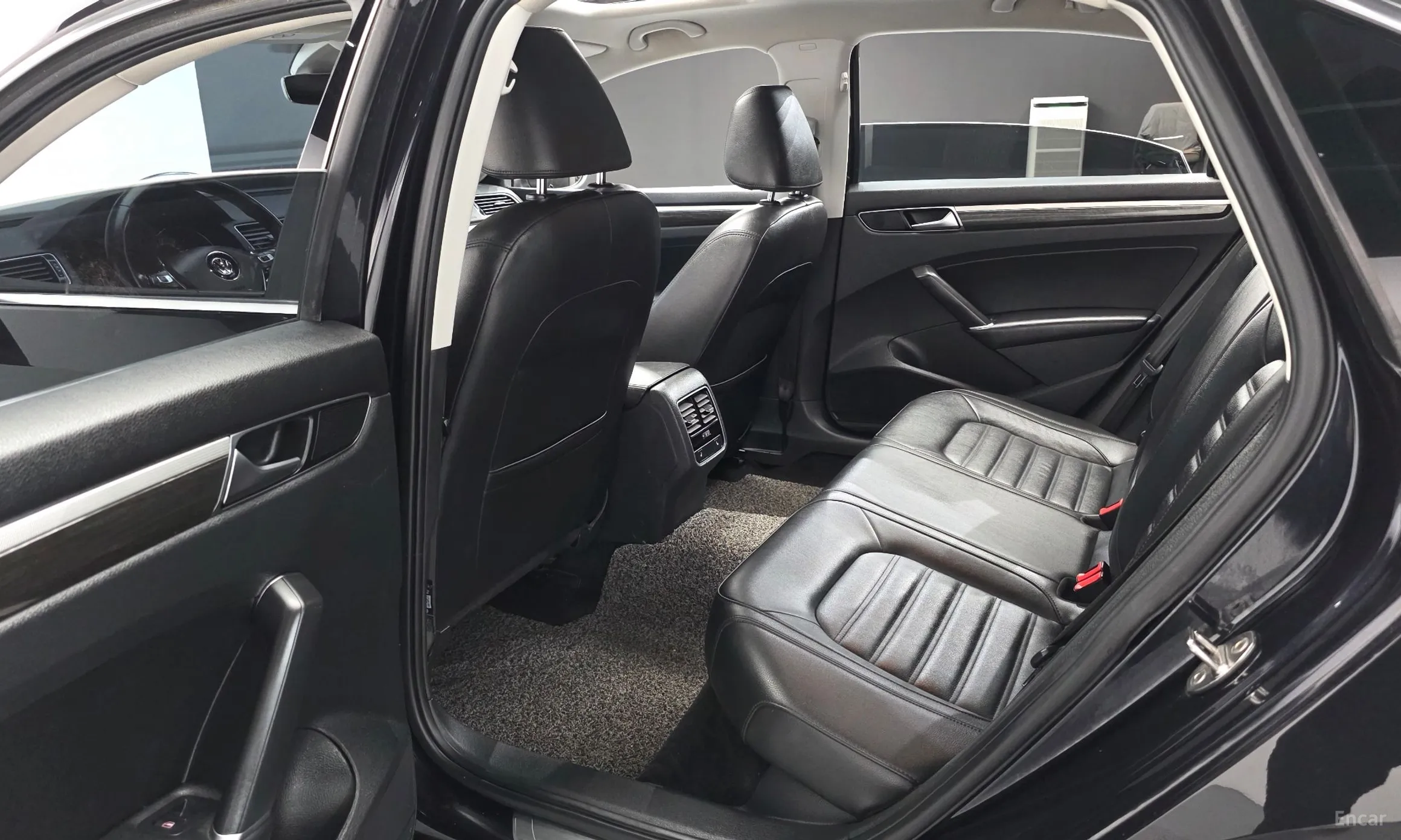 Volkswagen The New Passat превью 12