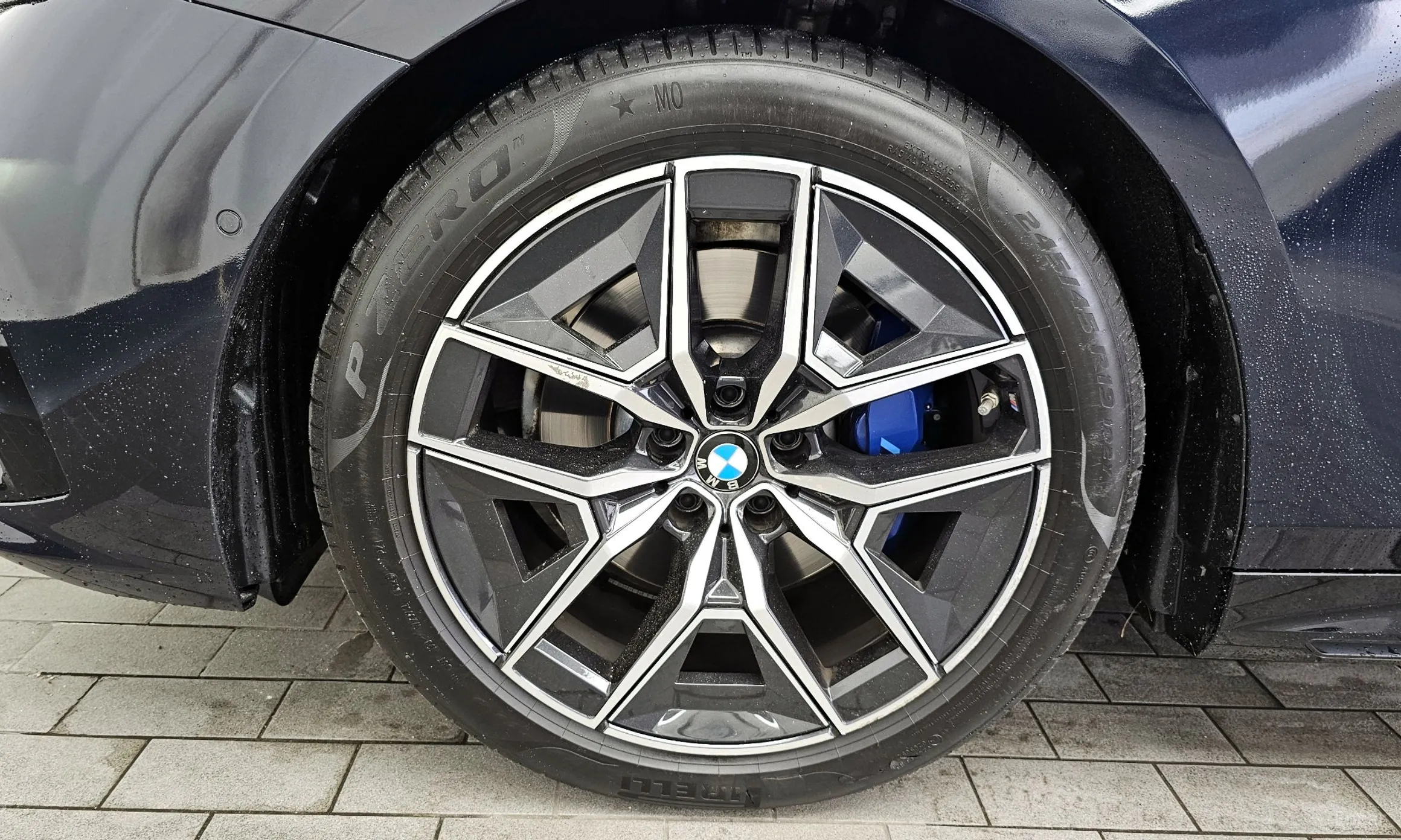 BMW 5 Series (G60) превью 5