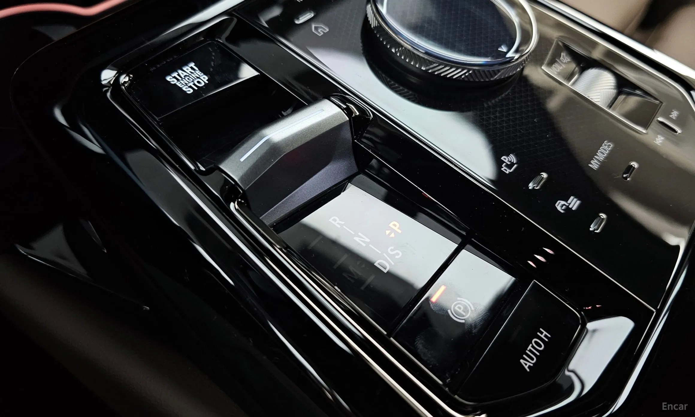 BMW 5 Series (G60) превью 9