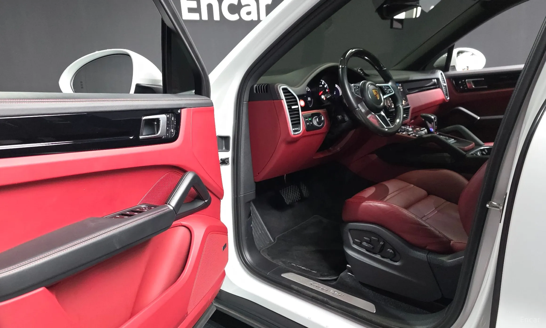 Porsche Cayenne (PO536) превью 10