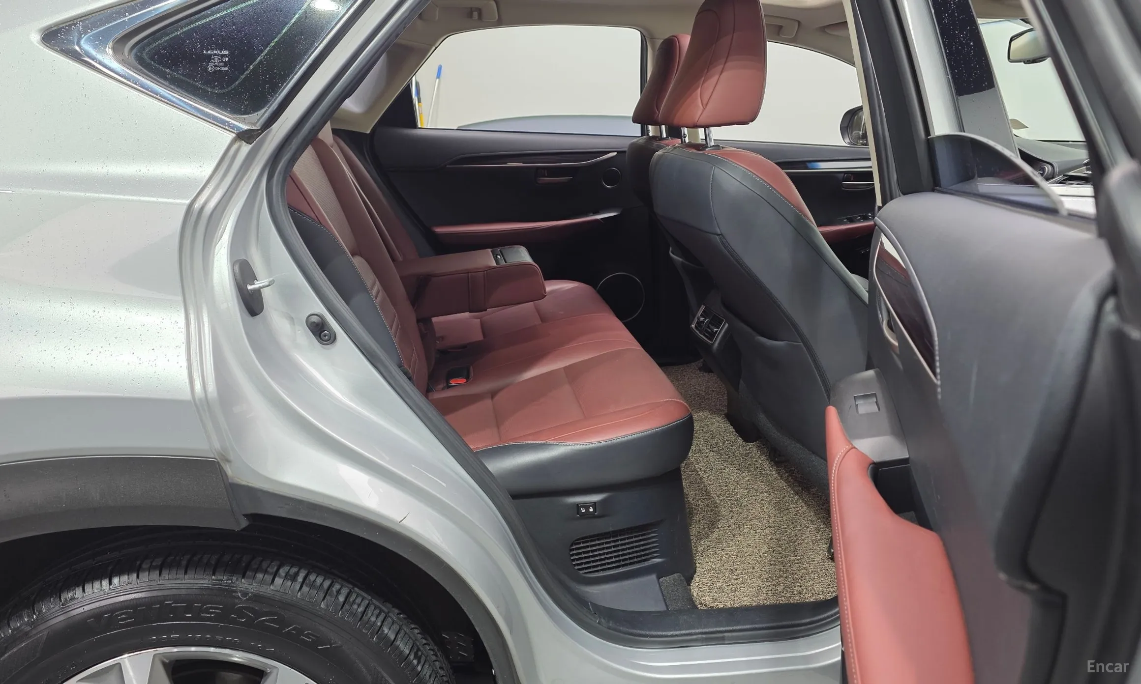 Lexus NX300h превью 12