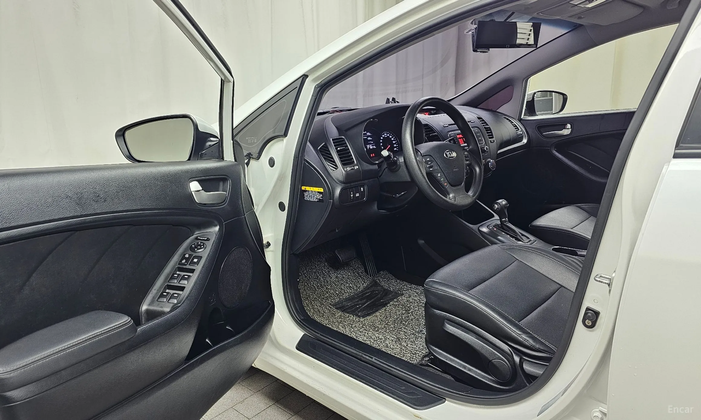Kia K3 превью 10