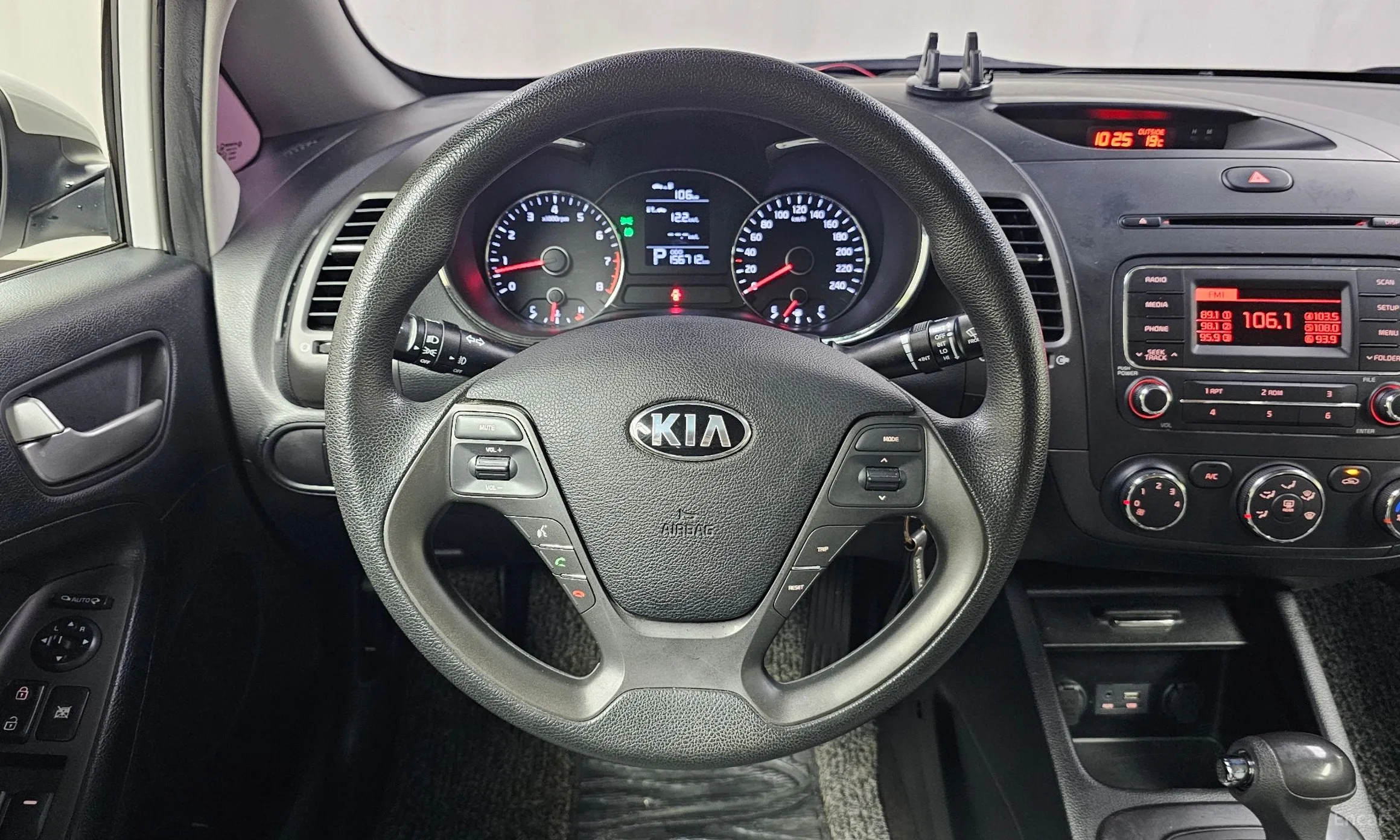 Kia K3 превью 13
