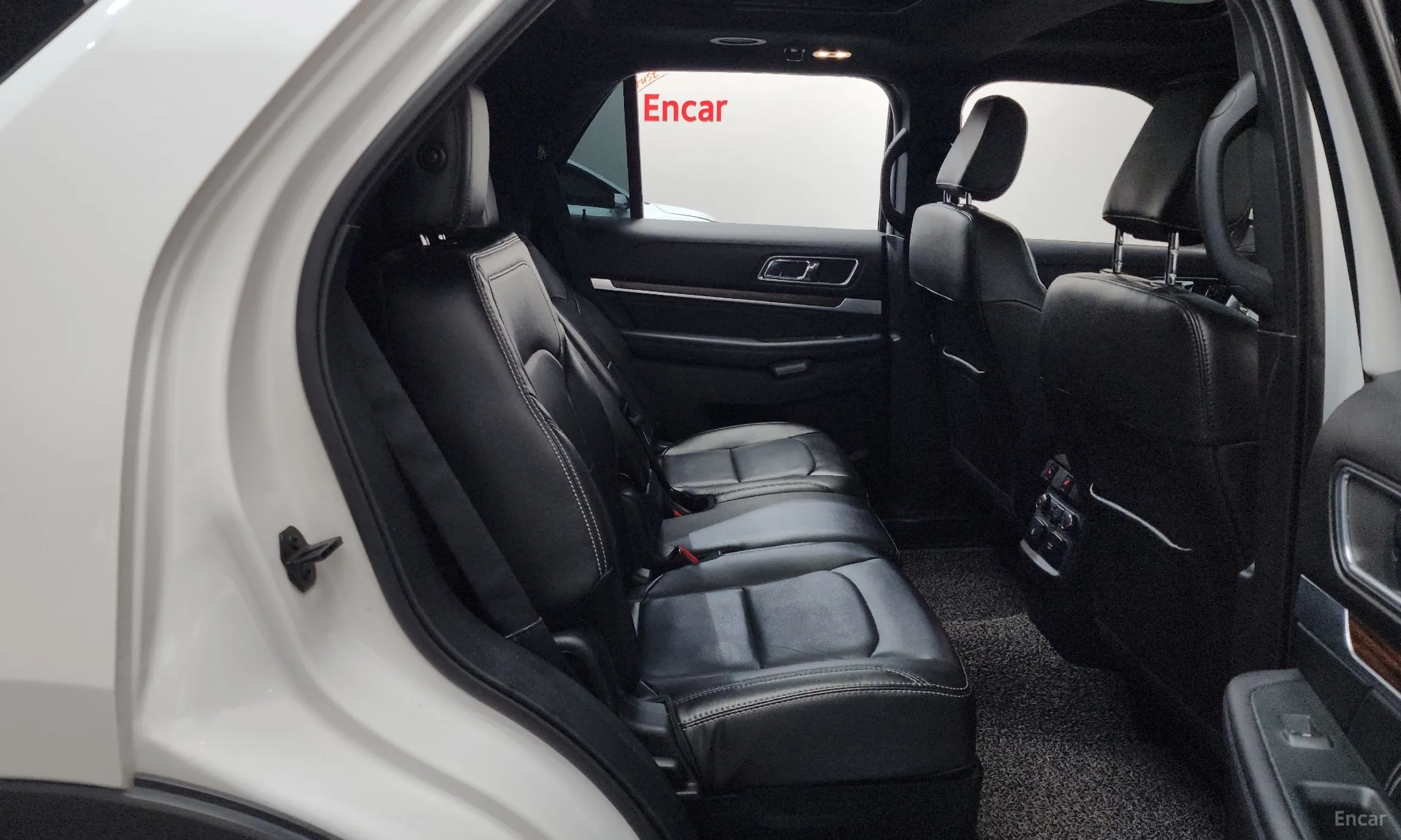 Ford Explorer превью 11