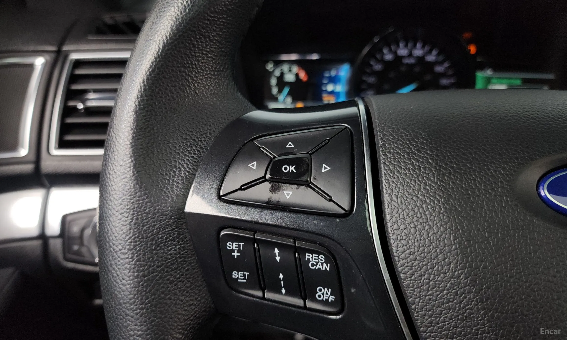 Ford Explorer превью 19