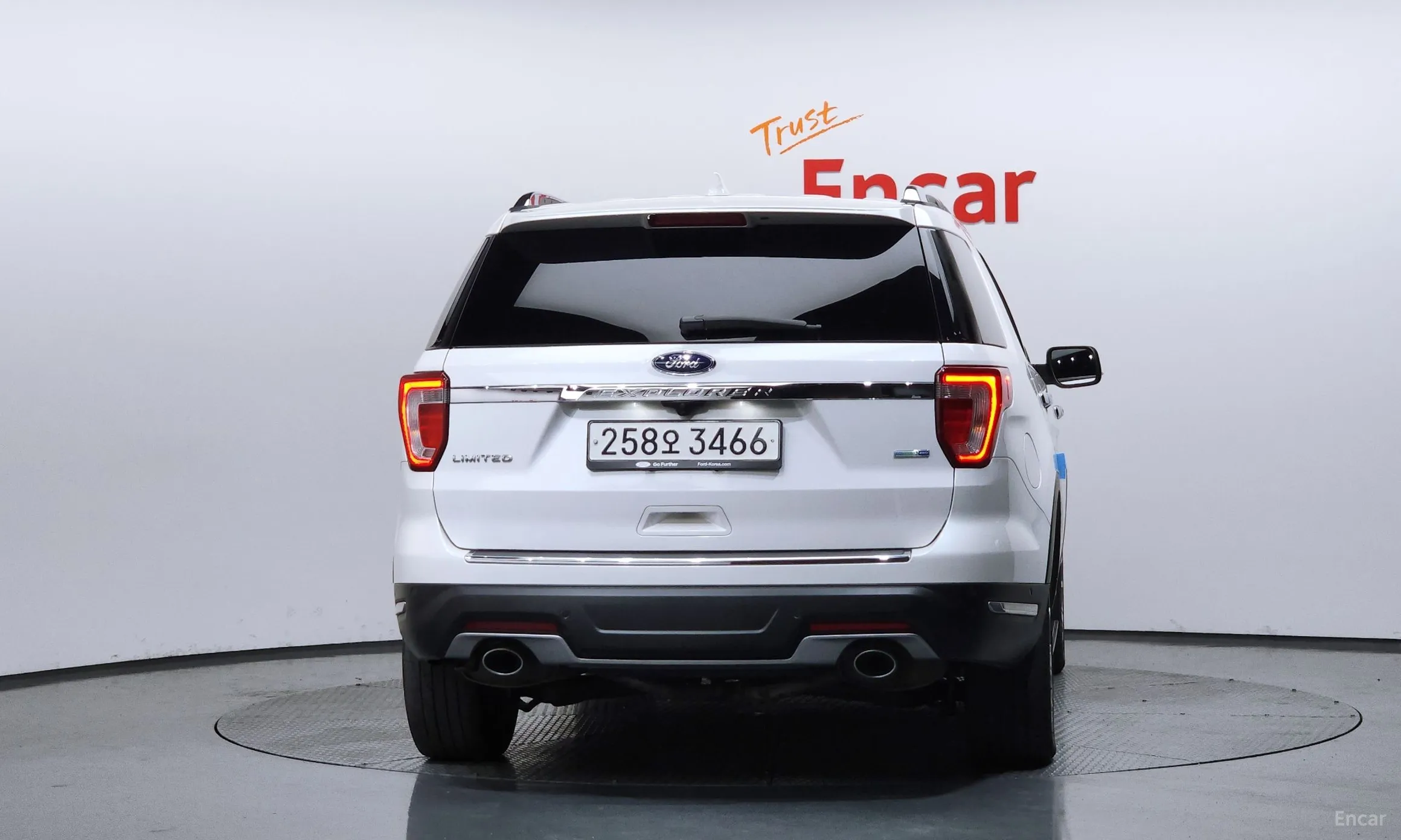 Ford Explorer превью 4