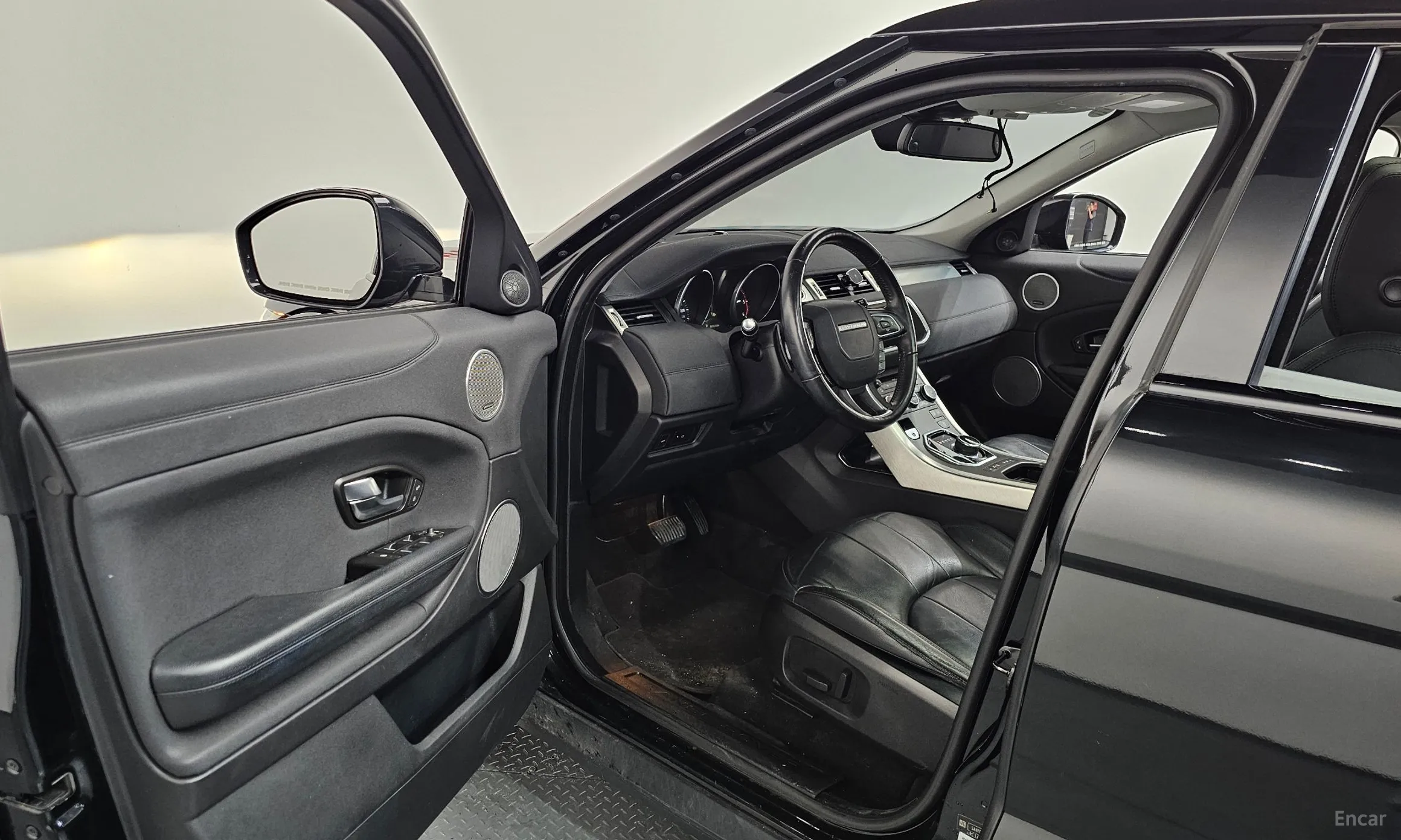 Land Rover Range Rover Evoque превью 10