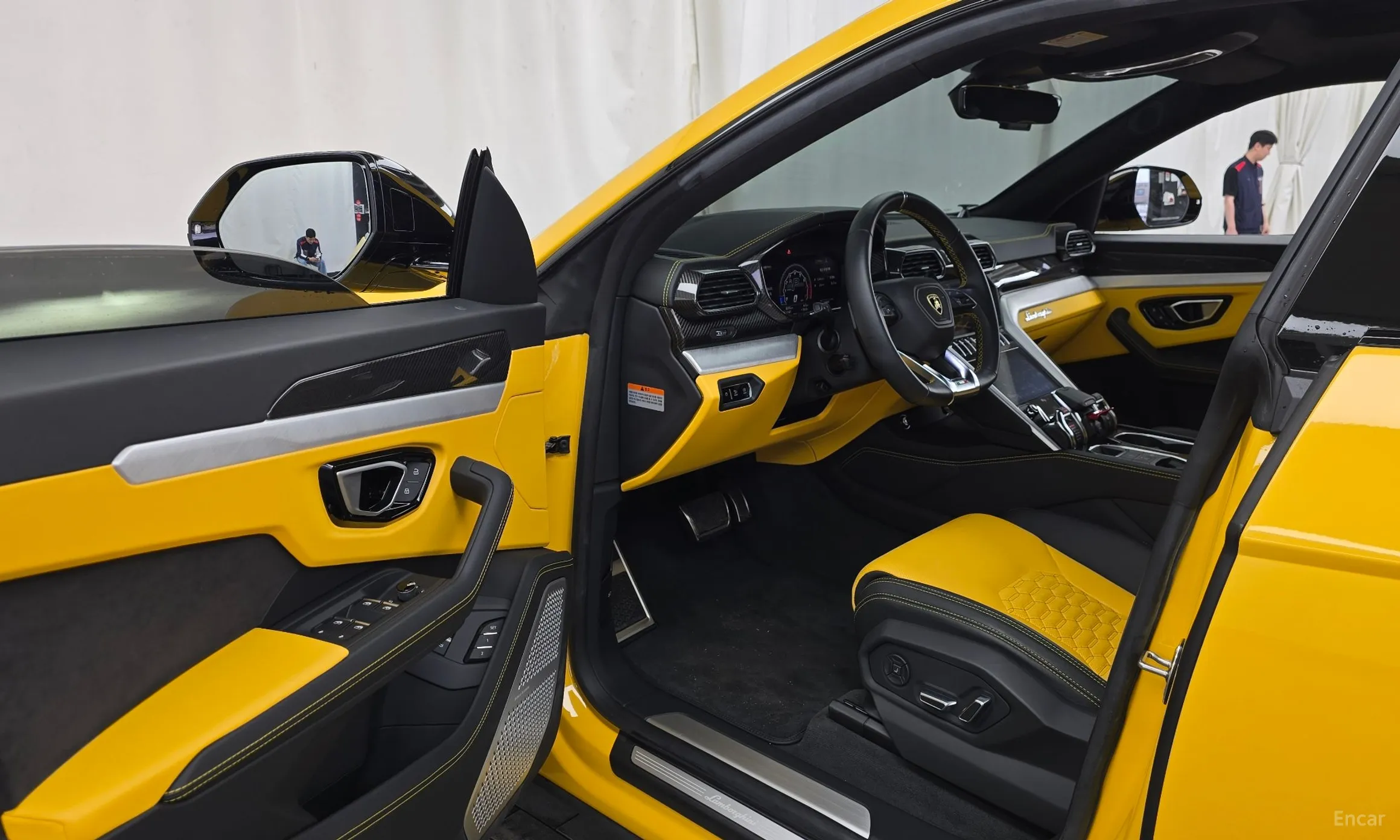 Lamborghini Urus превью 10
