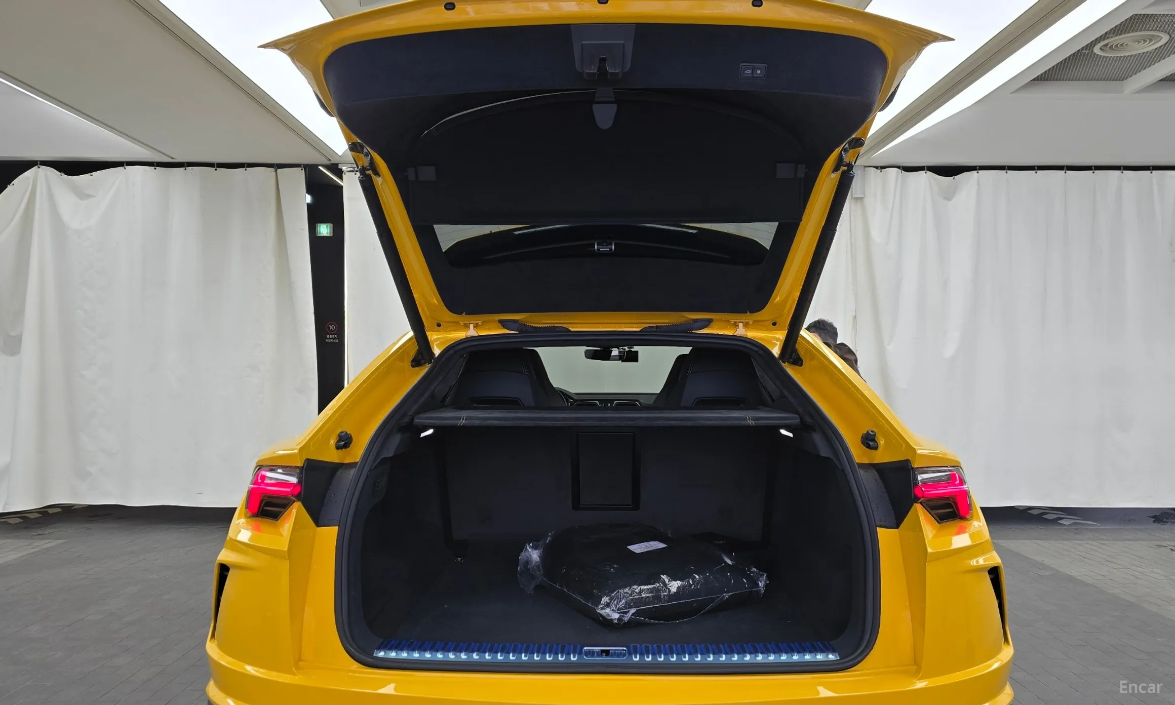 Lamborghini Urus превью 20