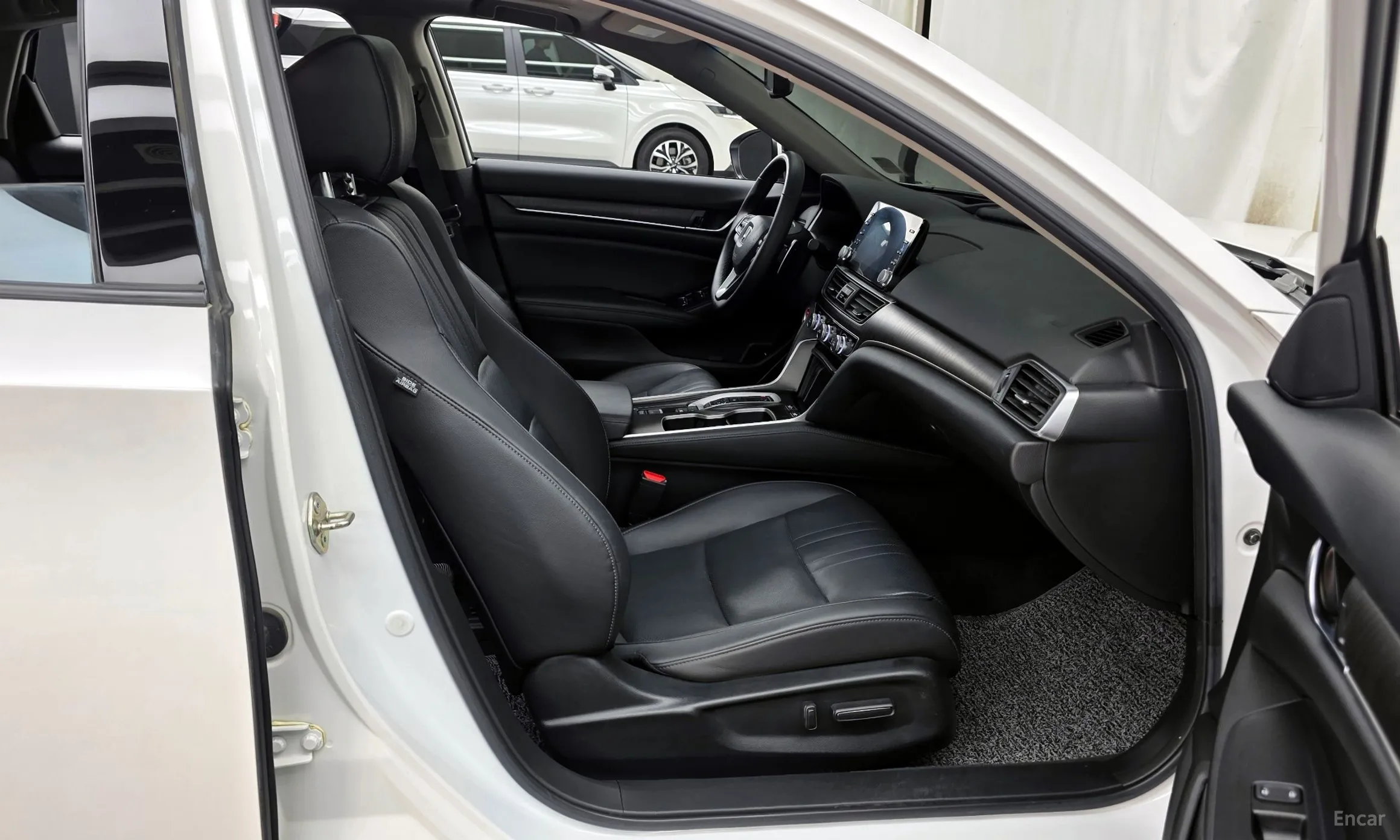 Honda Accord 10th Generation превью 11