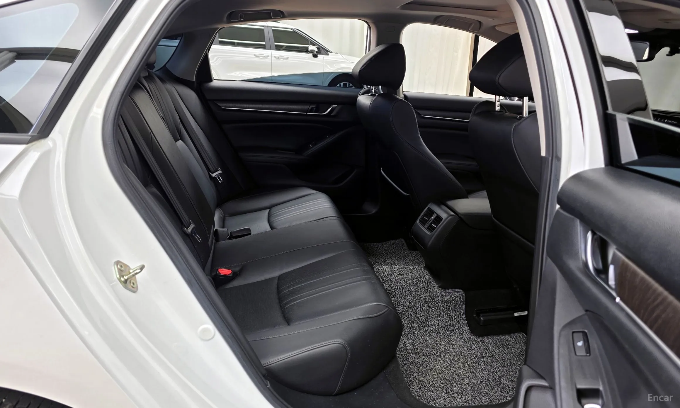 Honda Accord 10th Generation превью 12