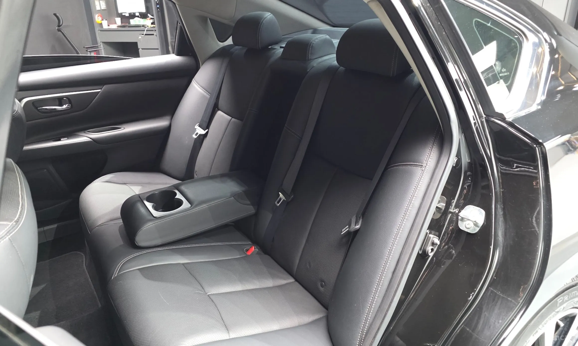 Nissan Altima превью 11