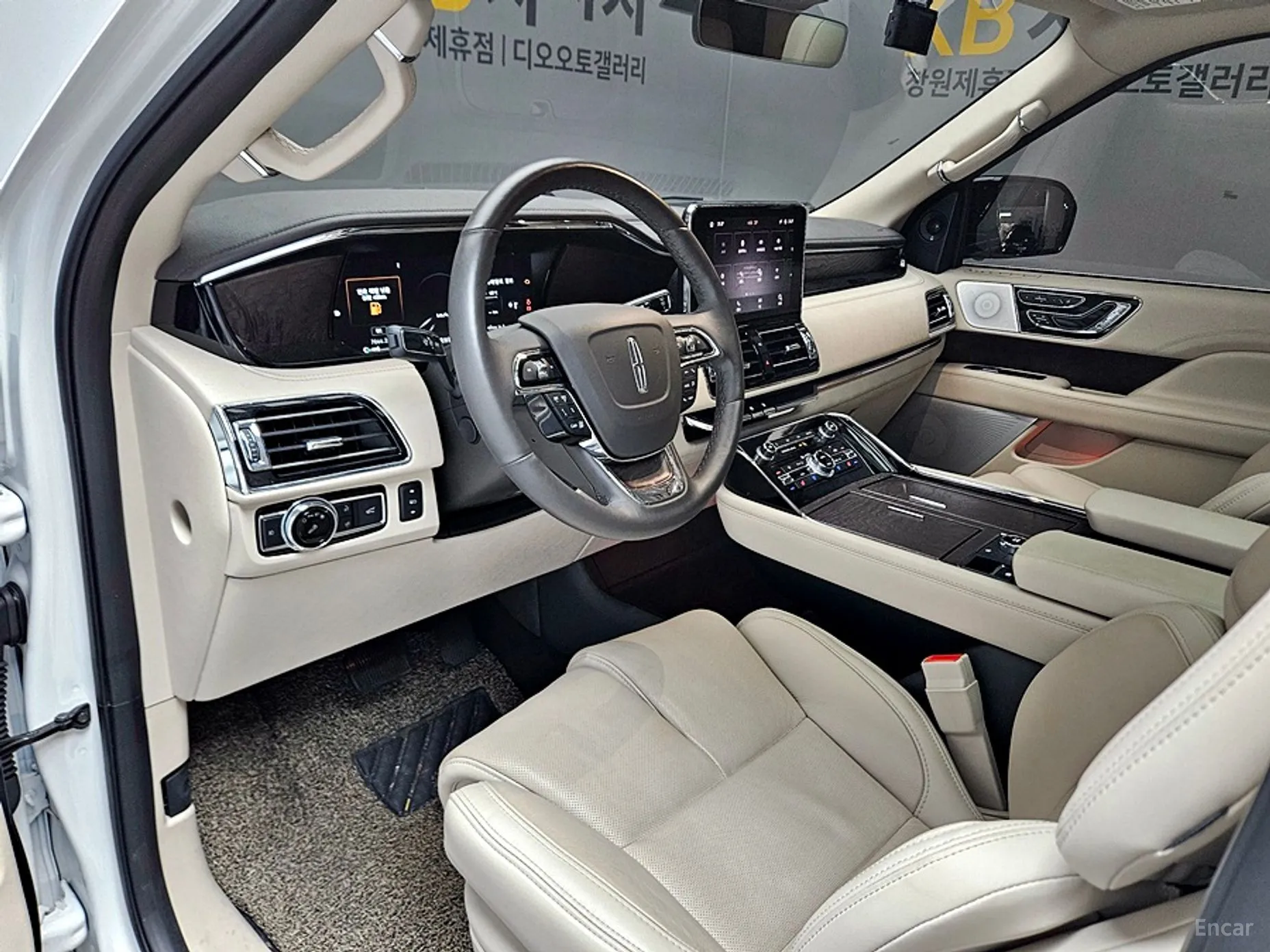 Lincoln Navigator 4th generation превью 11