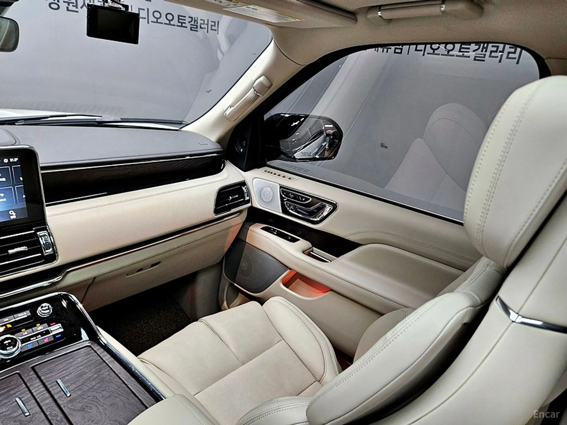 Lincoln Navigator 4th generation превью 9