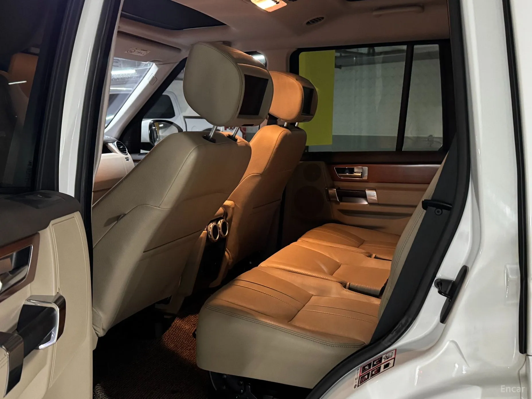 Land Rover Discovery 4 превью 11