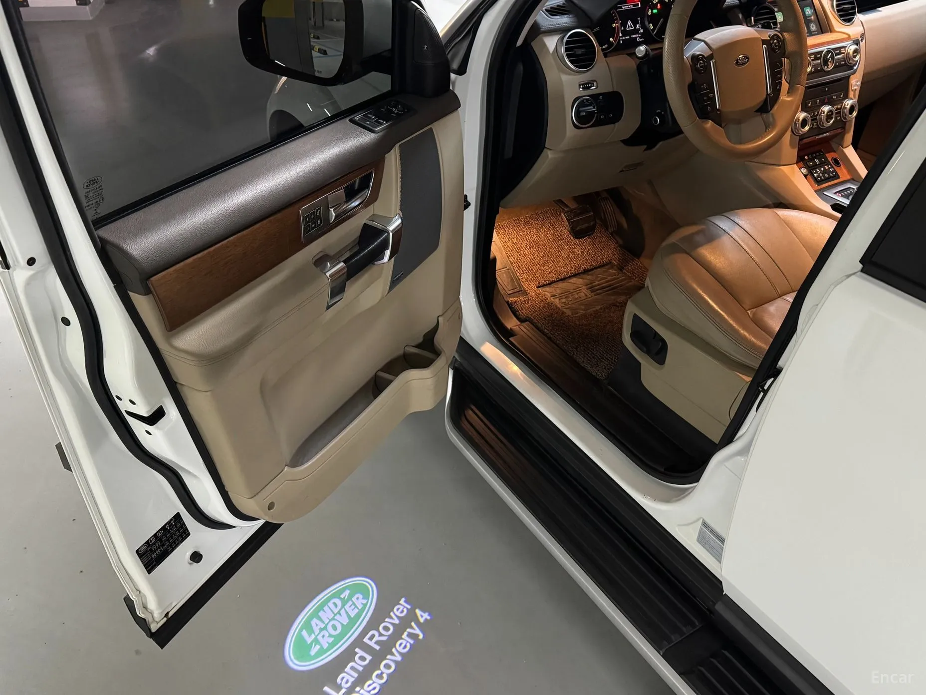 Land Rover Discovery 4 превью 12