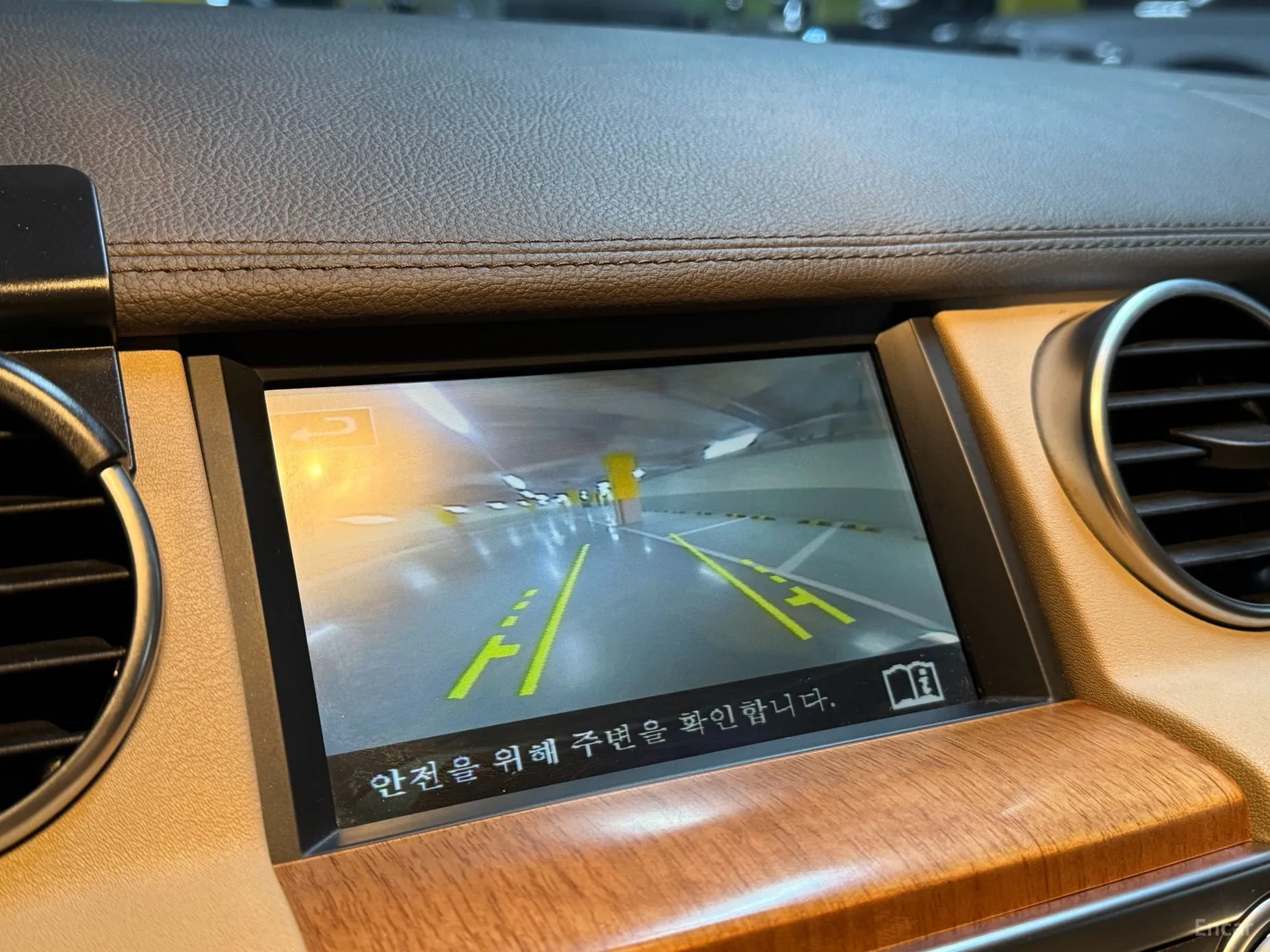 Land Rover Discovery 4 превью 14