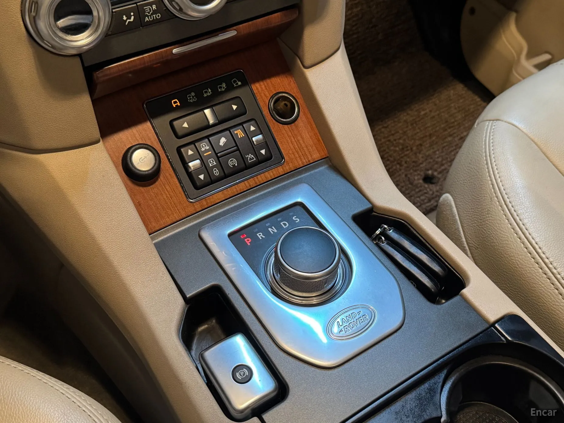 Land Rover Discovery 4 превью 16