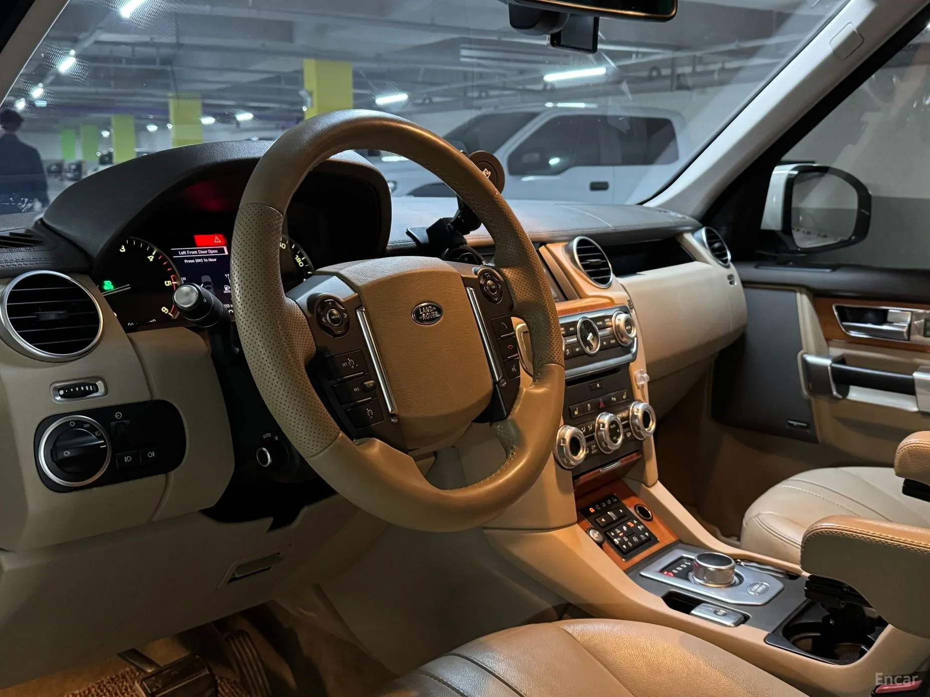Land Rover Discovery 4 превью 9