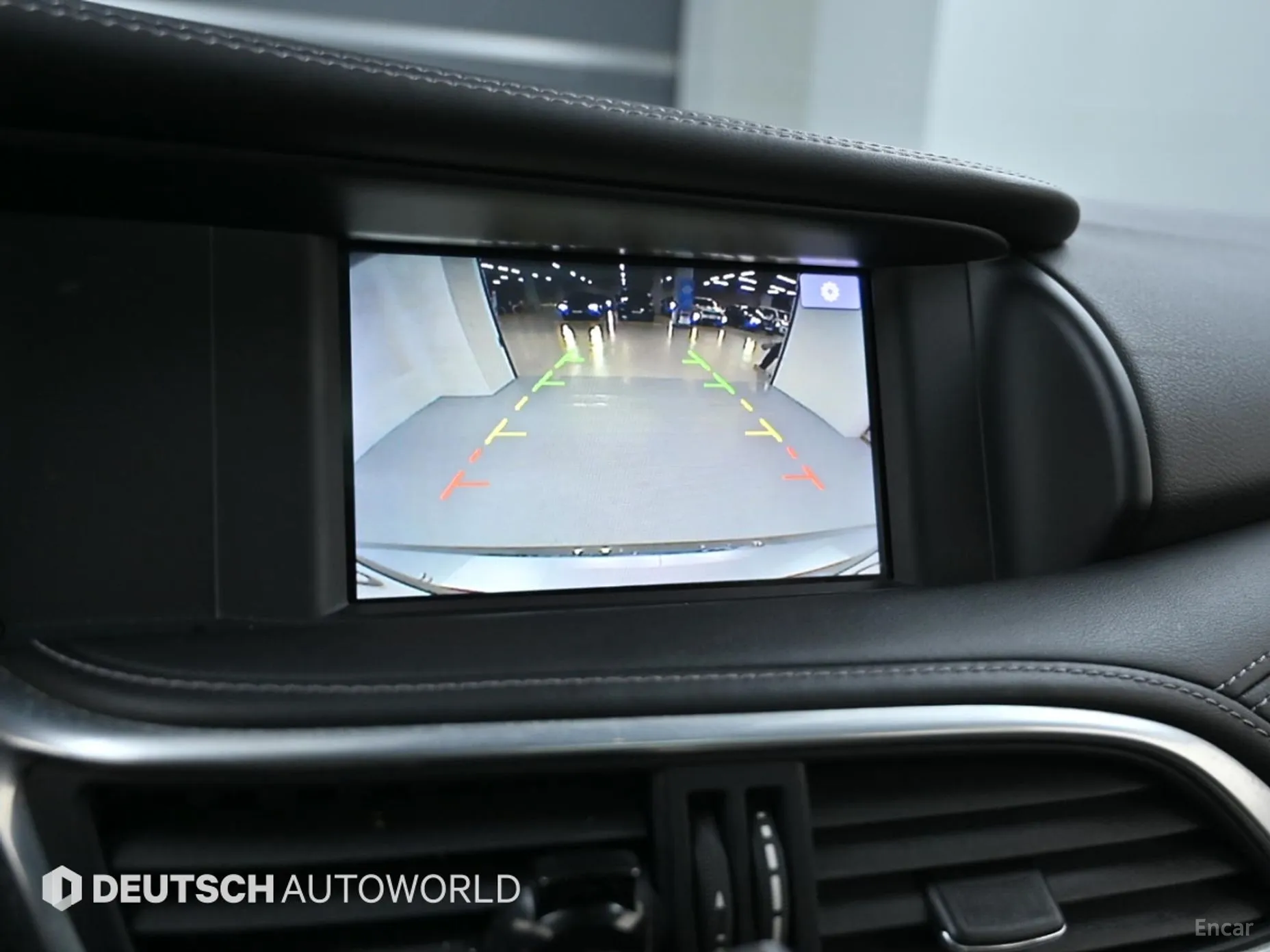 Infiniti Q30 превью 15