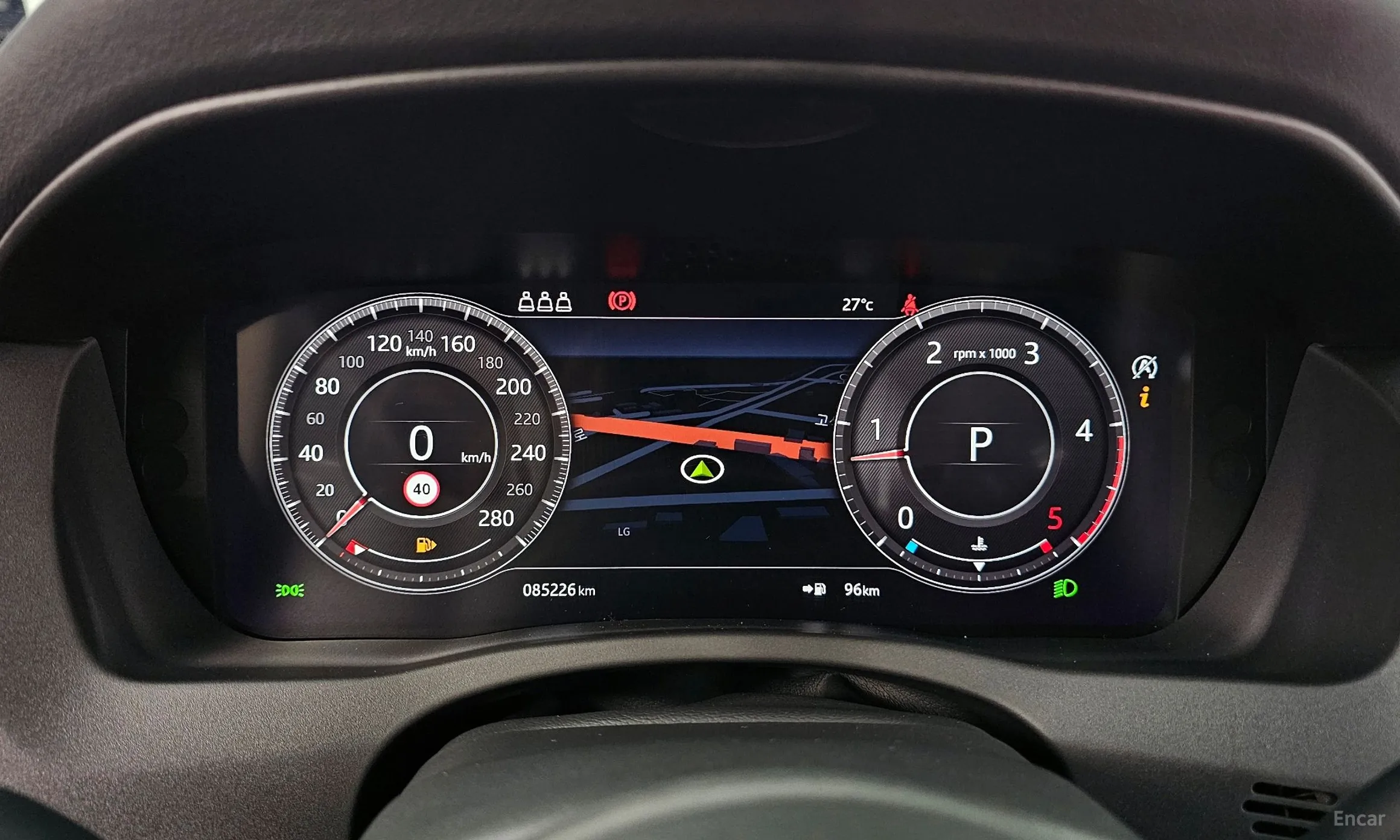 Jaguar XE превью 8