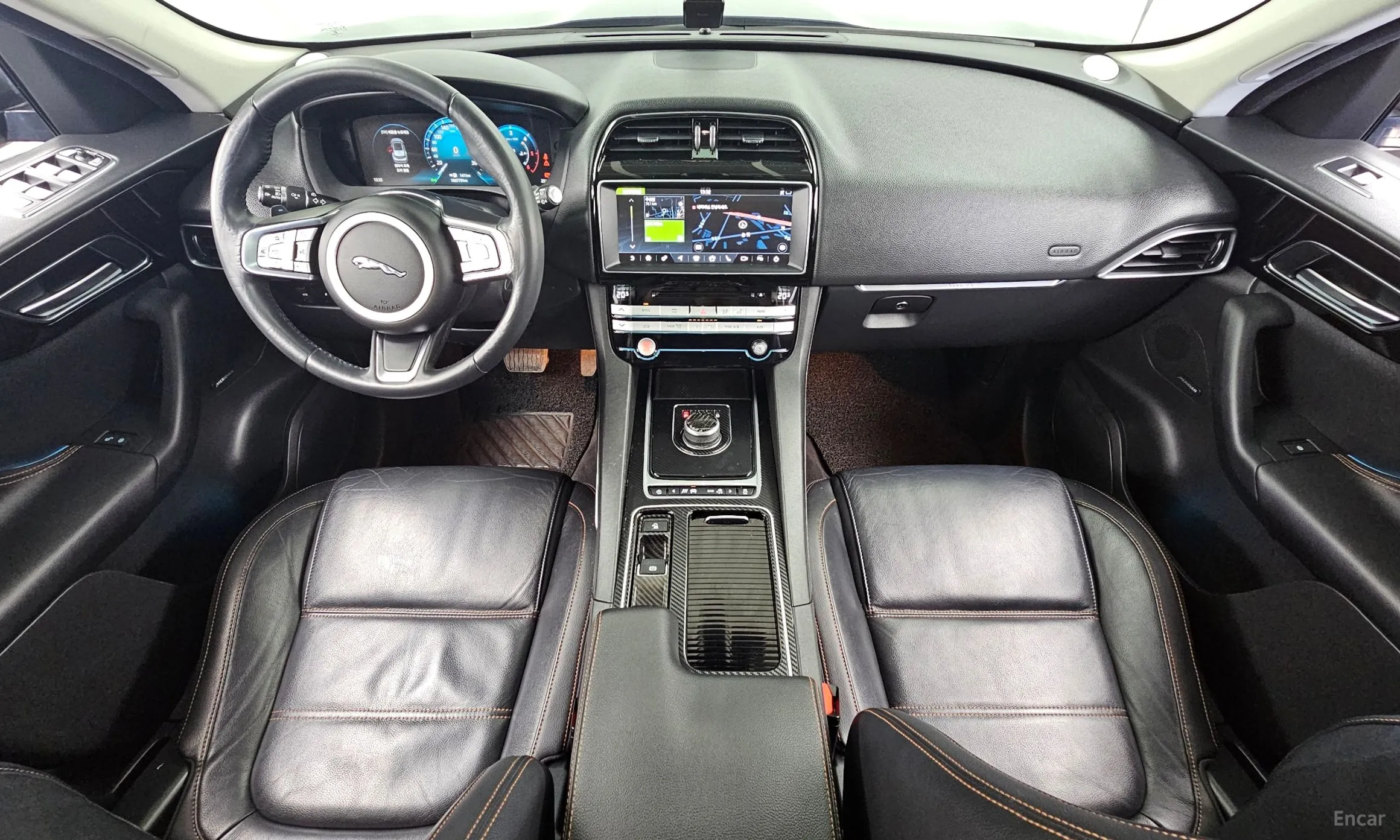 Jaguar F-PACE превью 7