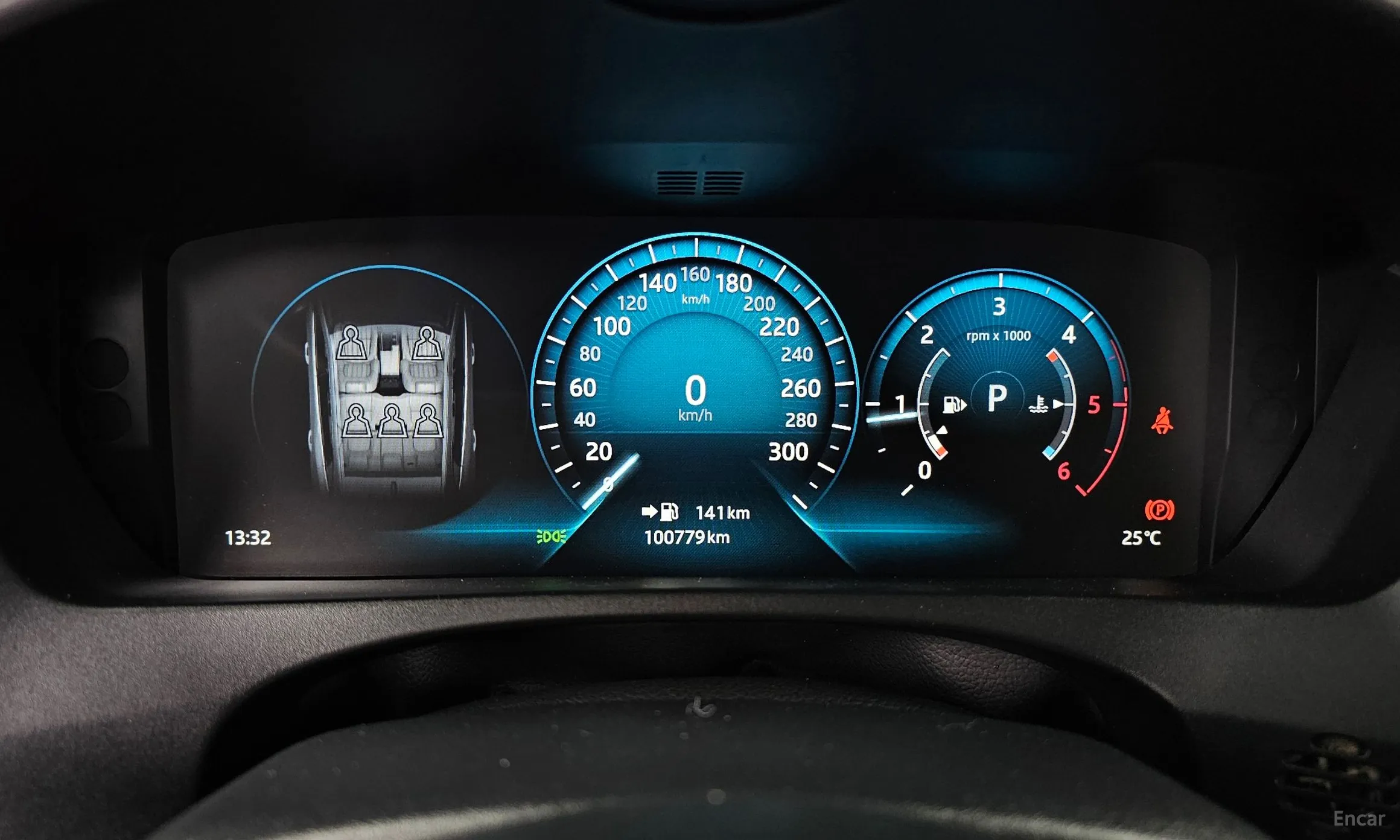 Jaguar F-PACE превью 8