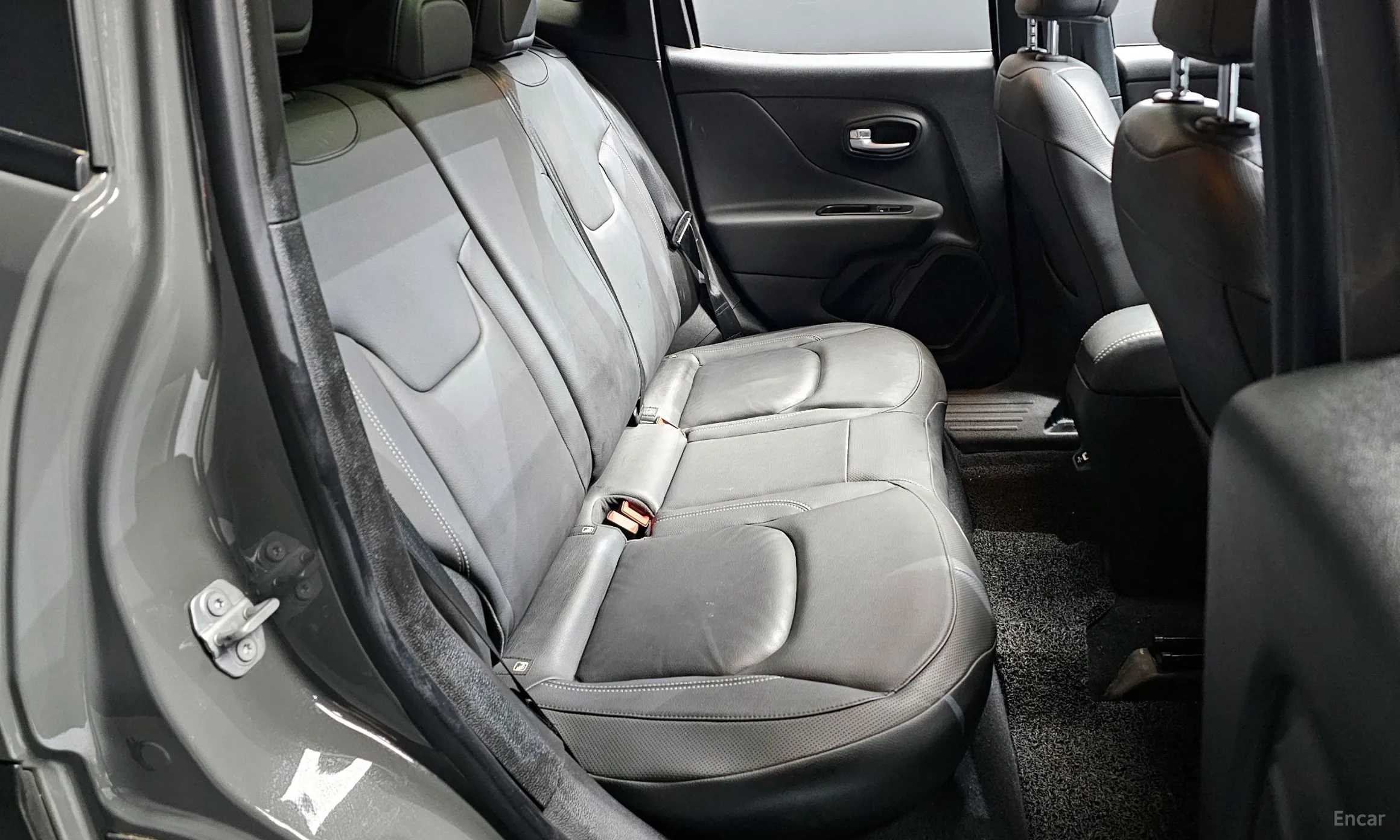 Jeep Renegade превью 12