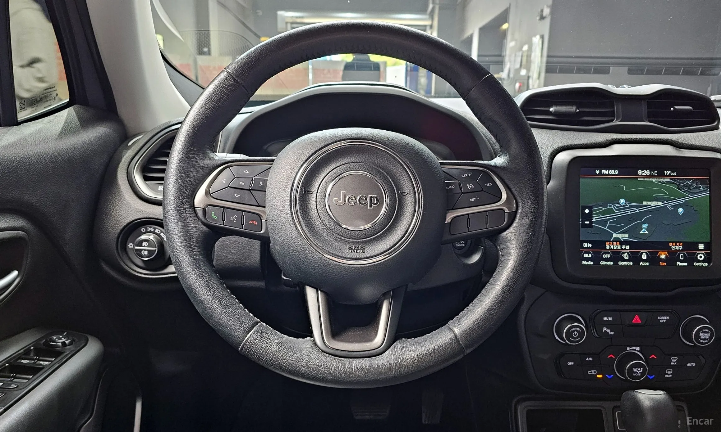 Jeep Renegade превью 13