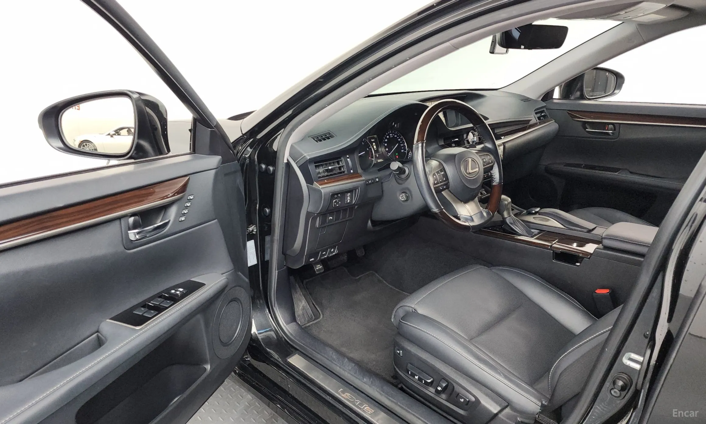 Lexus New ES350 превью 10