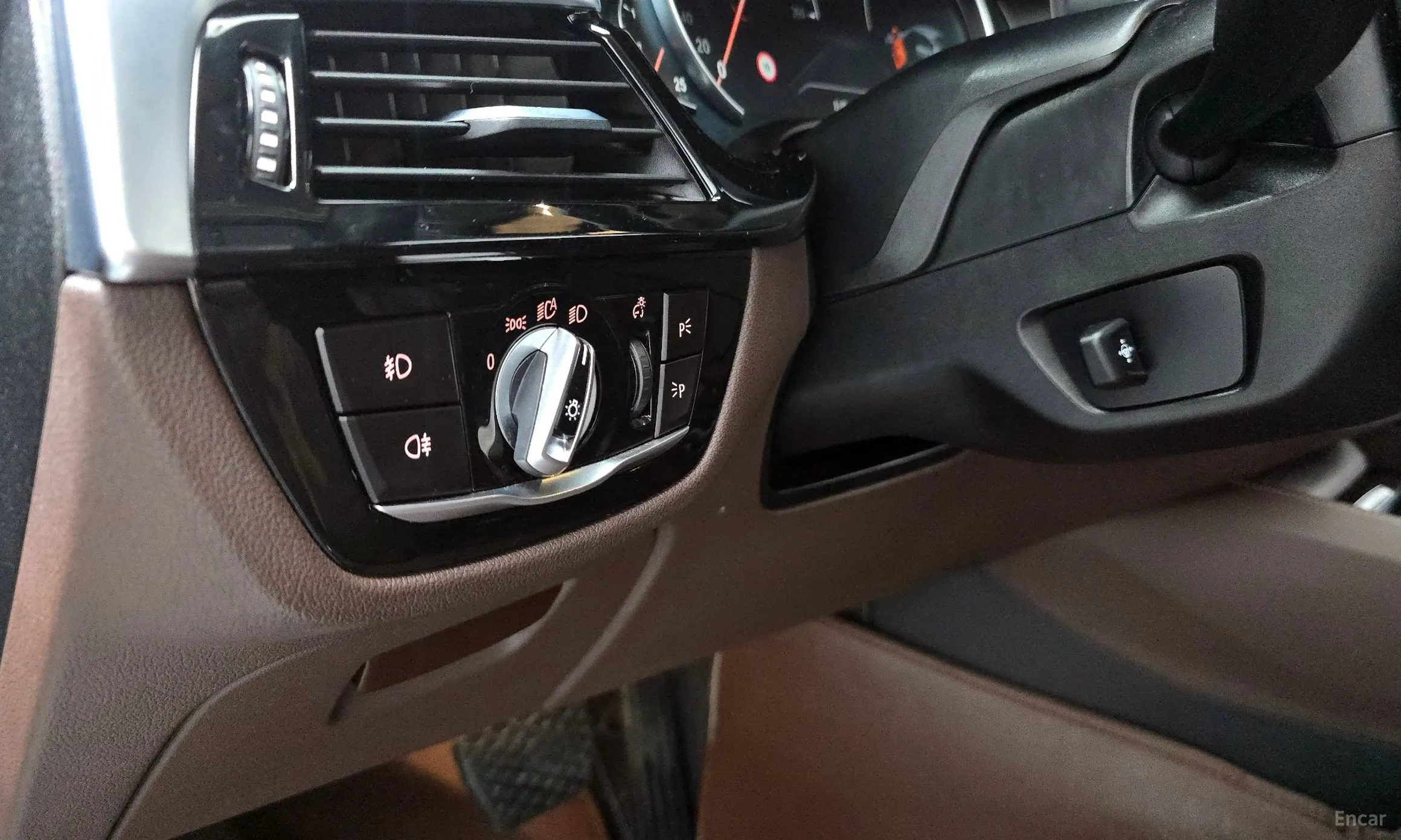 BMW 5 Series (G30) превью 18