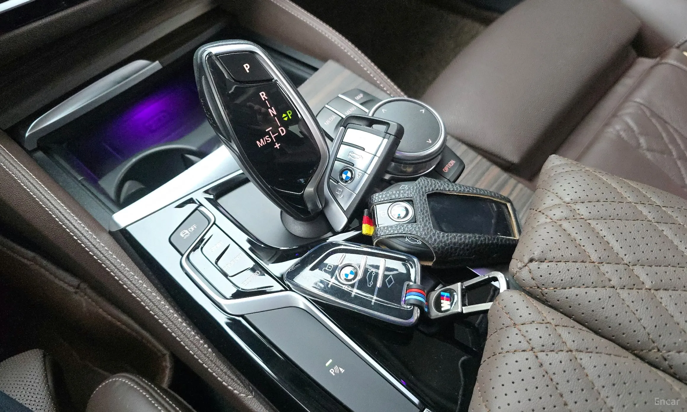 BMW 5 Series (G30) превью 9
